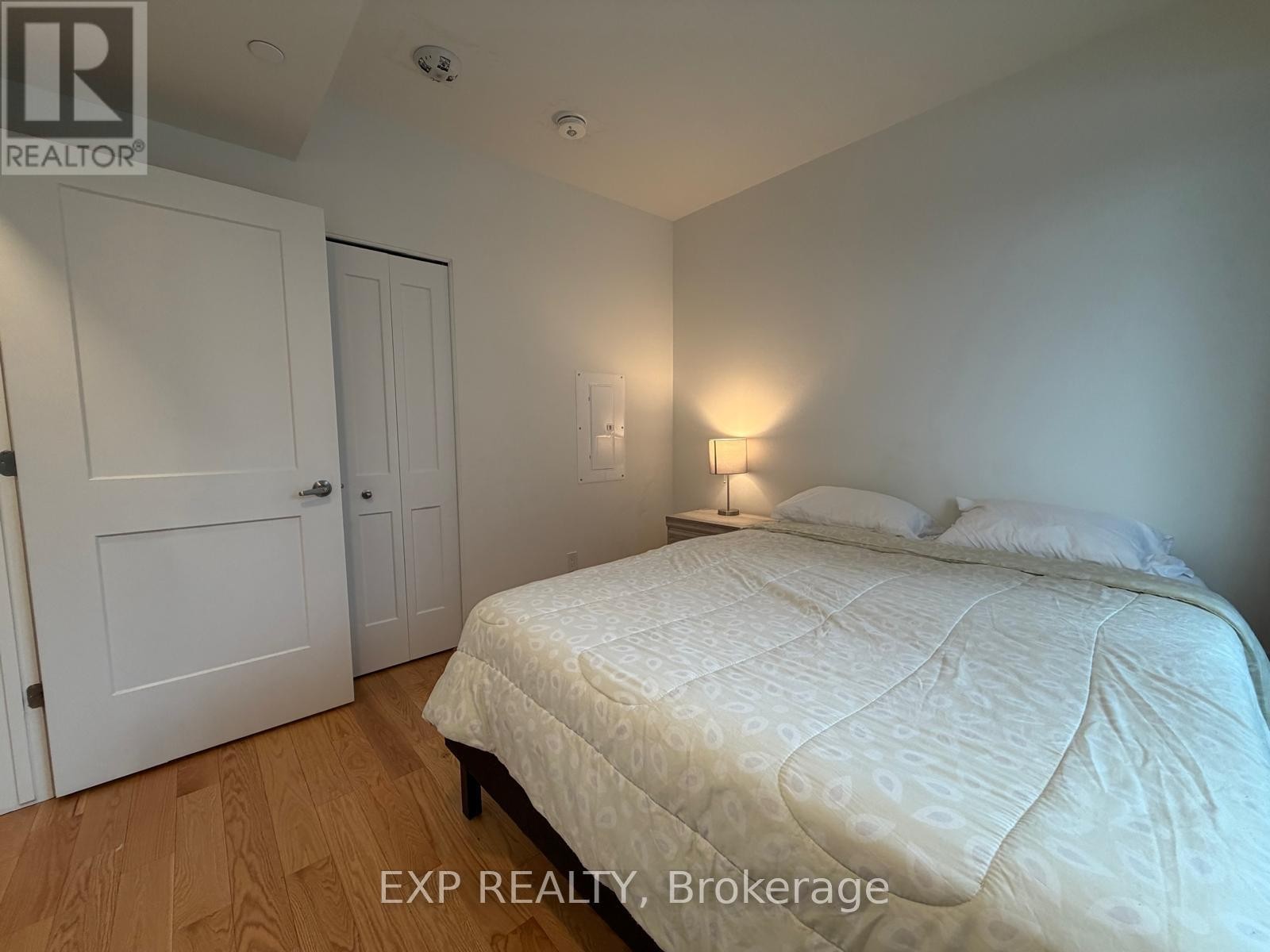 












304 - 180 GEORGE STREET

,
Ottawa,




Ontario
K1N0G8

