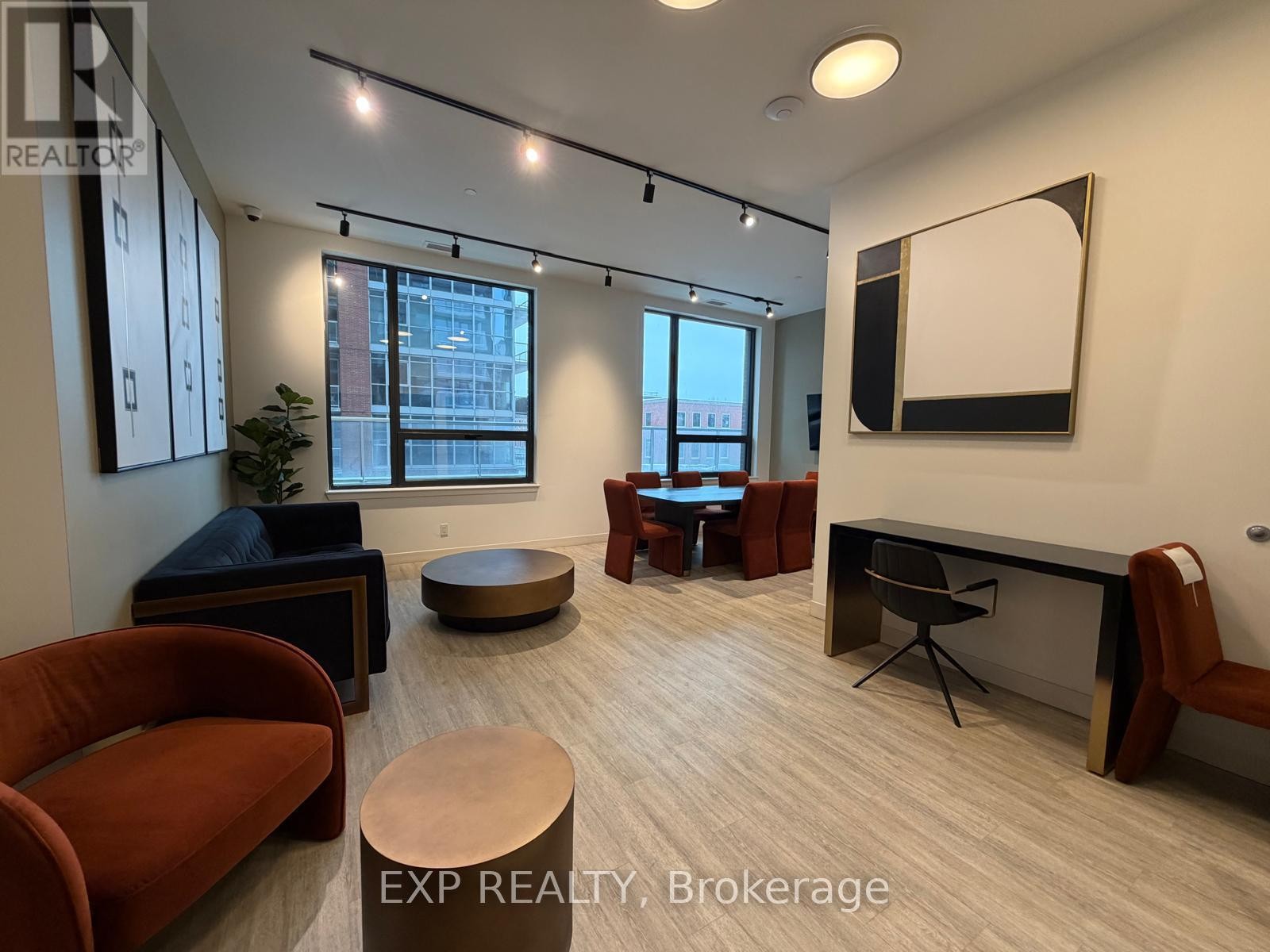 












304 - 180 GEORGE STREET

,
Ottawa,




Ontario
K1N0G8

