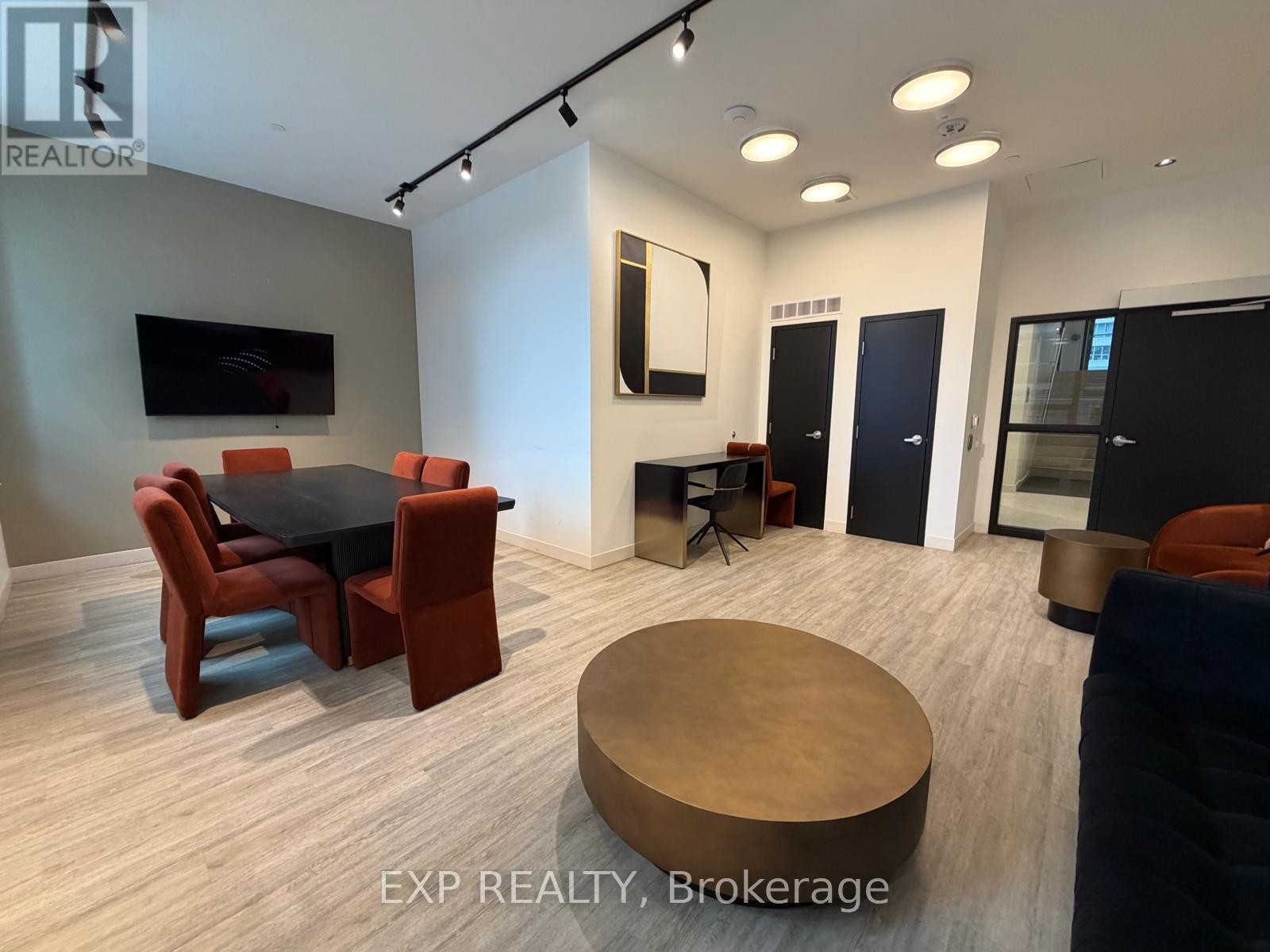 












304 - 180 GEORGE STREET

,
Ottawa,




Ontario
K1N0G8

