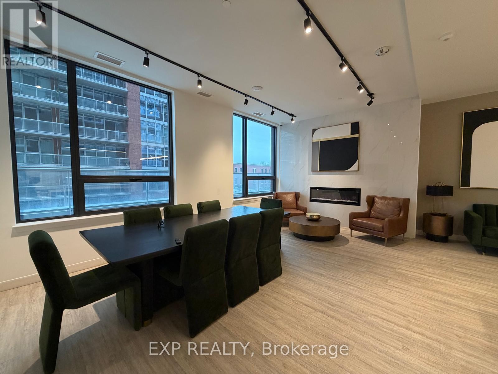 












304 - 180 GEORGE STREET

,
Ottawa,




Ontario
K1N0G8

