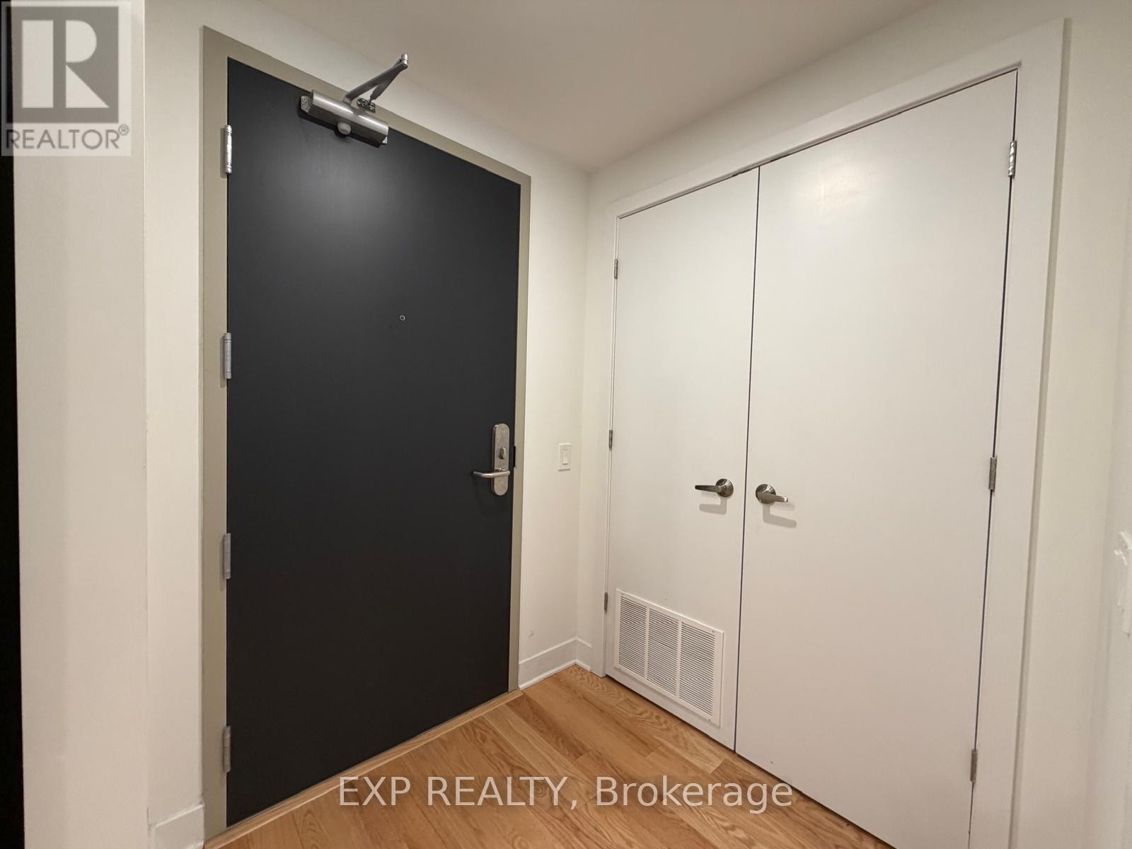 












304 - 180 GEORGE STREET

,
Ottawa,




Ontario
K1N0G8

