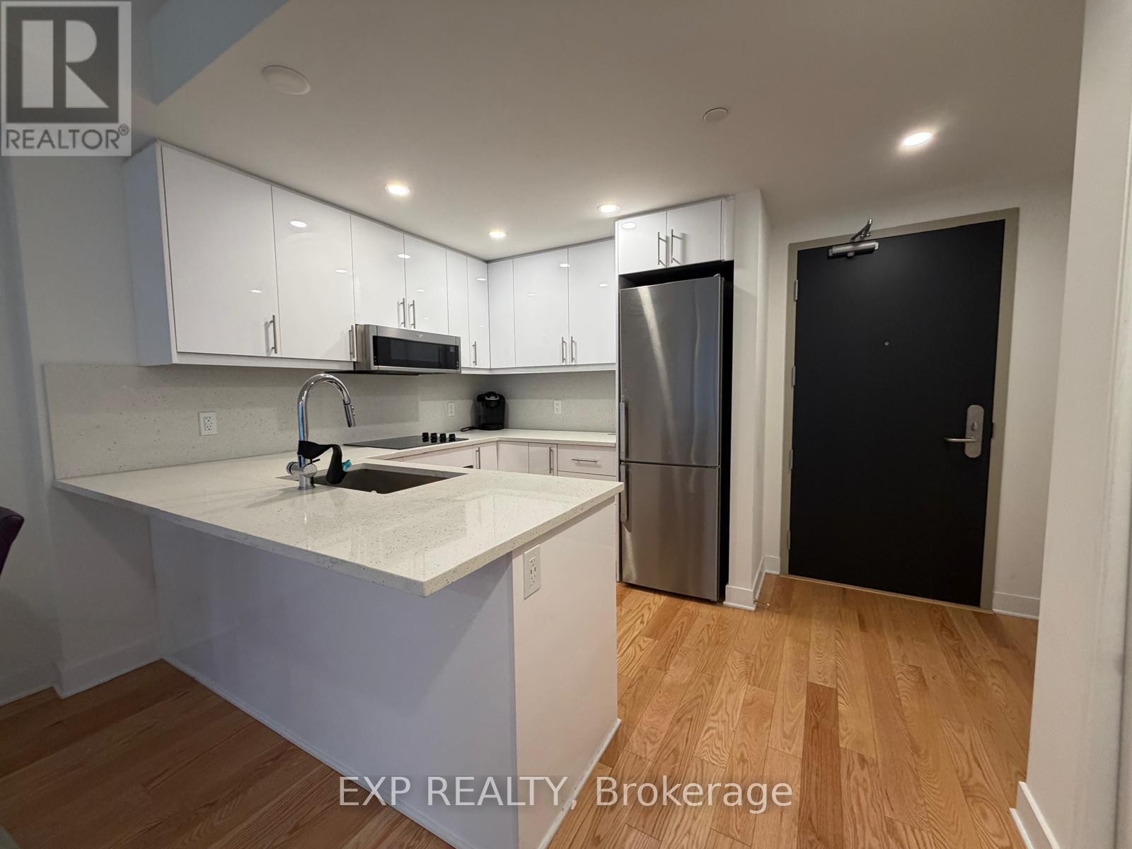 












304 - 180 GEORGE STREET

,
Ottawa,




Ontario
K1N0G8

