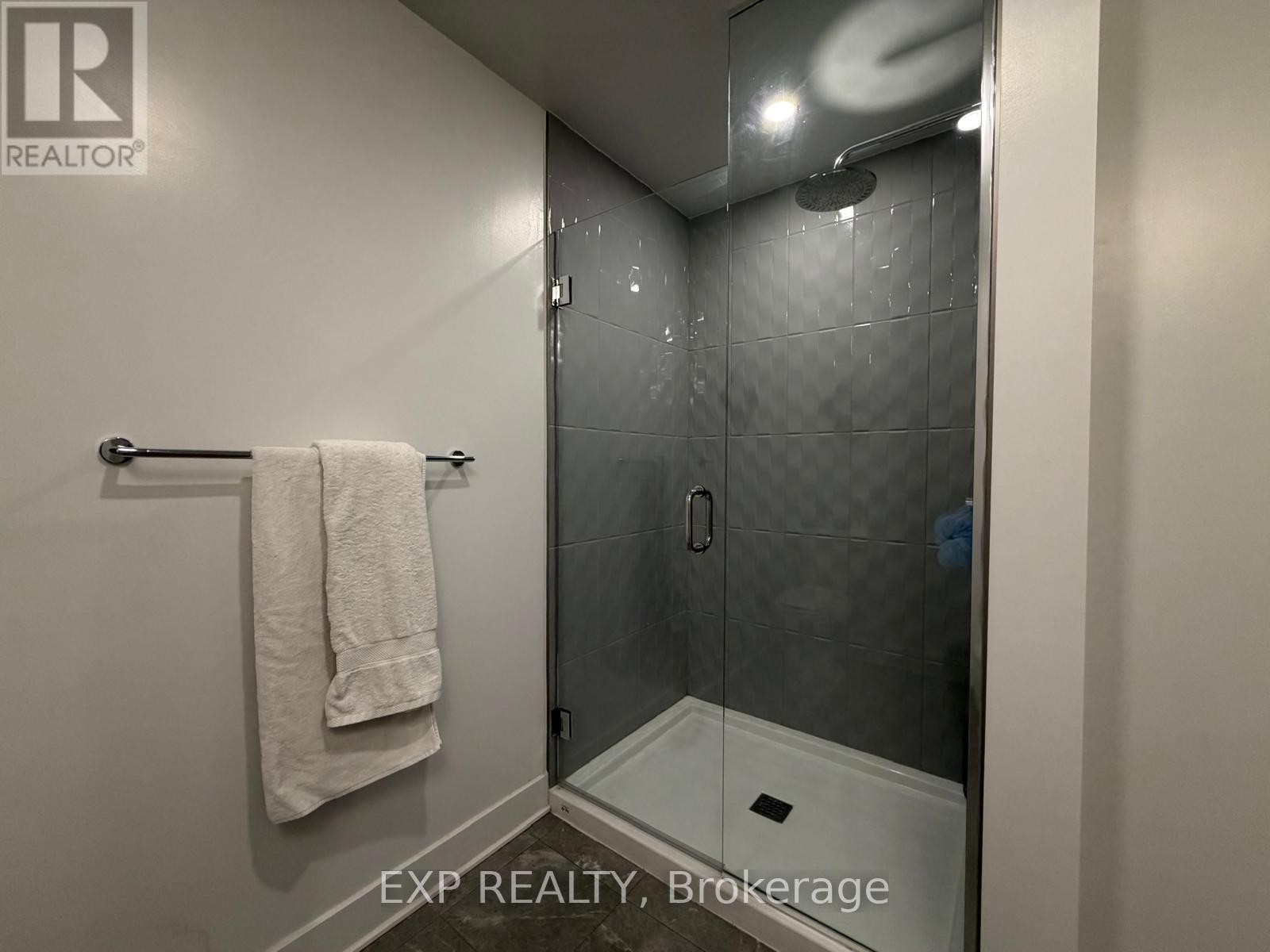 












304 - 180 GEORGE STREET

,
Ottawa,




Ontario
K1N0G8

