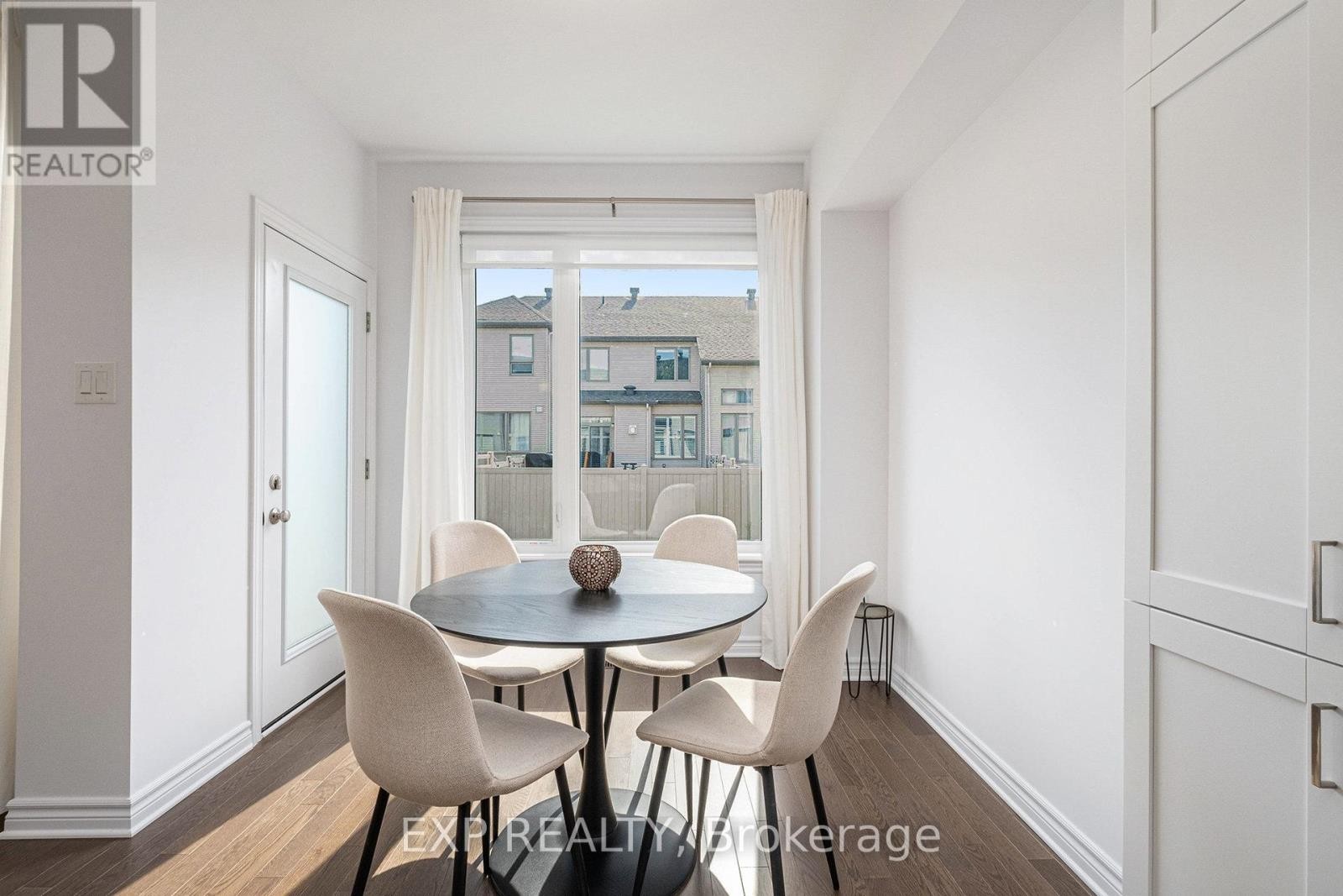 












519 TRIANGLE STREET

,
Ottawa,




Ontario
K2V0M7

