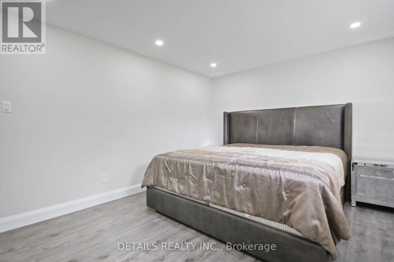 












2708 BEKKERS COURT

,
Ottawa,




Ontario
K0A2P0

