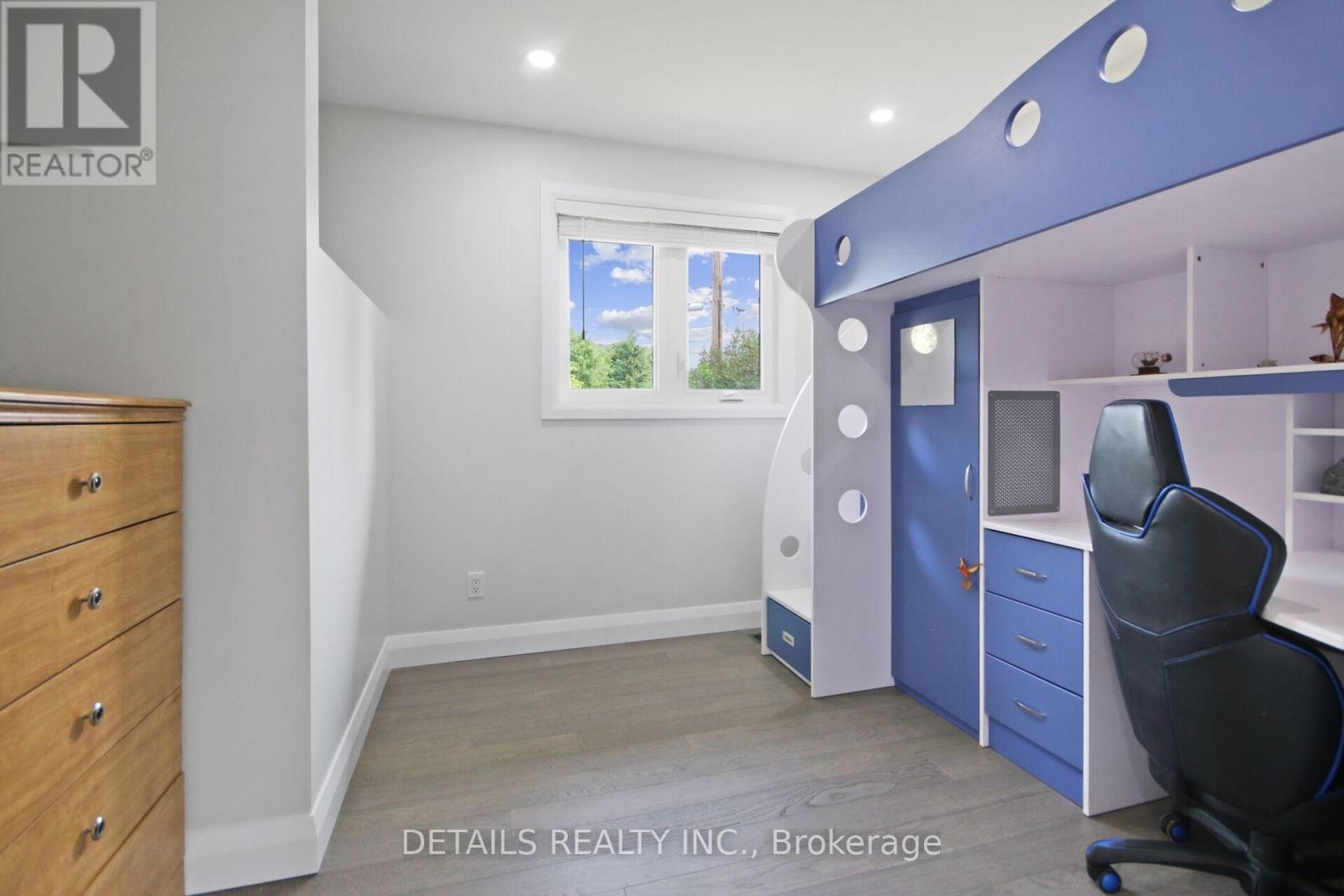 












2708 BEKKERS COURT

,
Ottawa,




Ontario
K0A2P0

