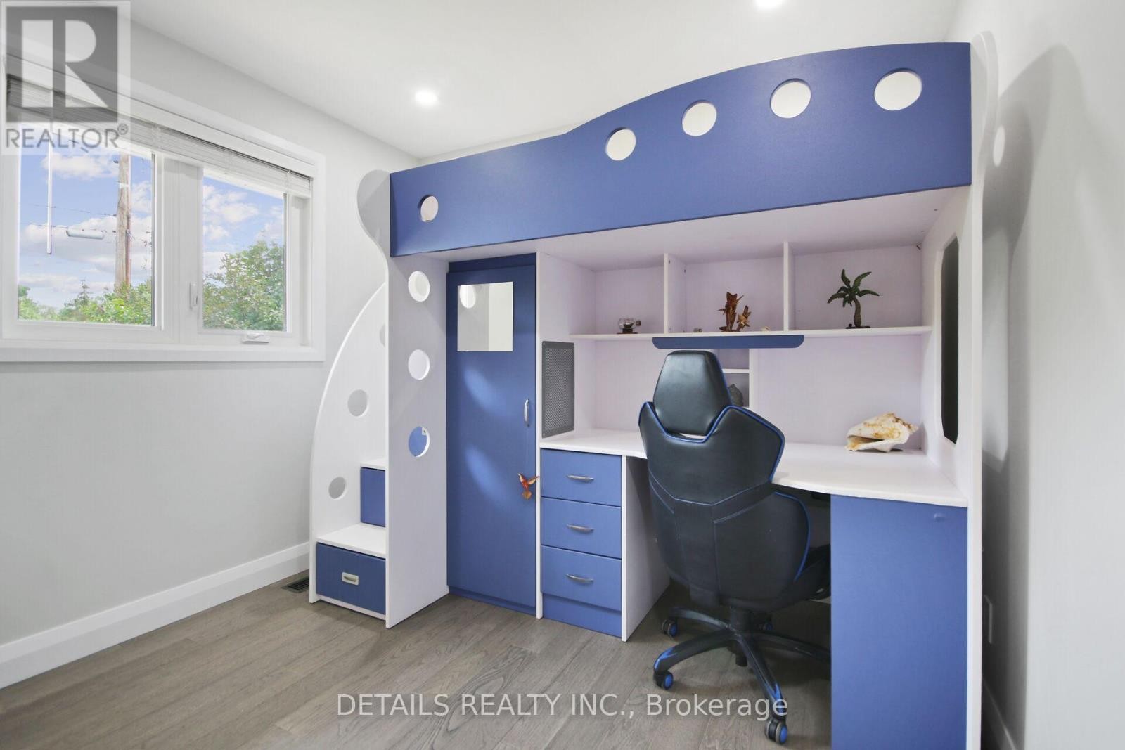 












2708 BEKKERS COURT

,
Ottawa,




Ontario
K0A2P0

