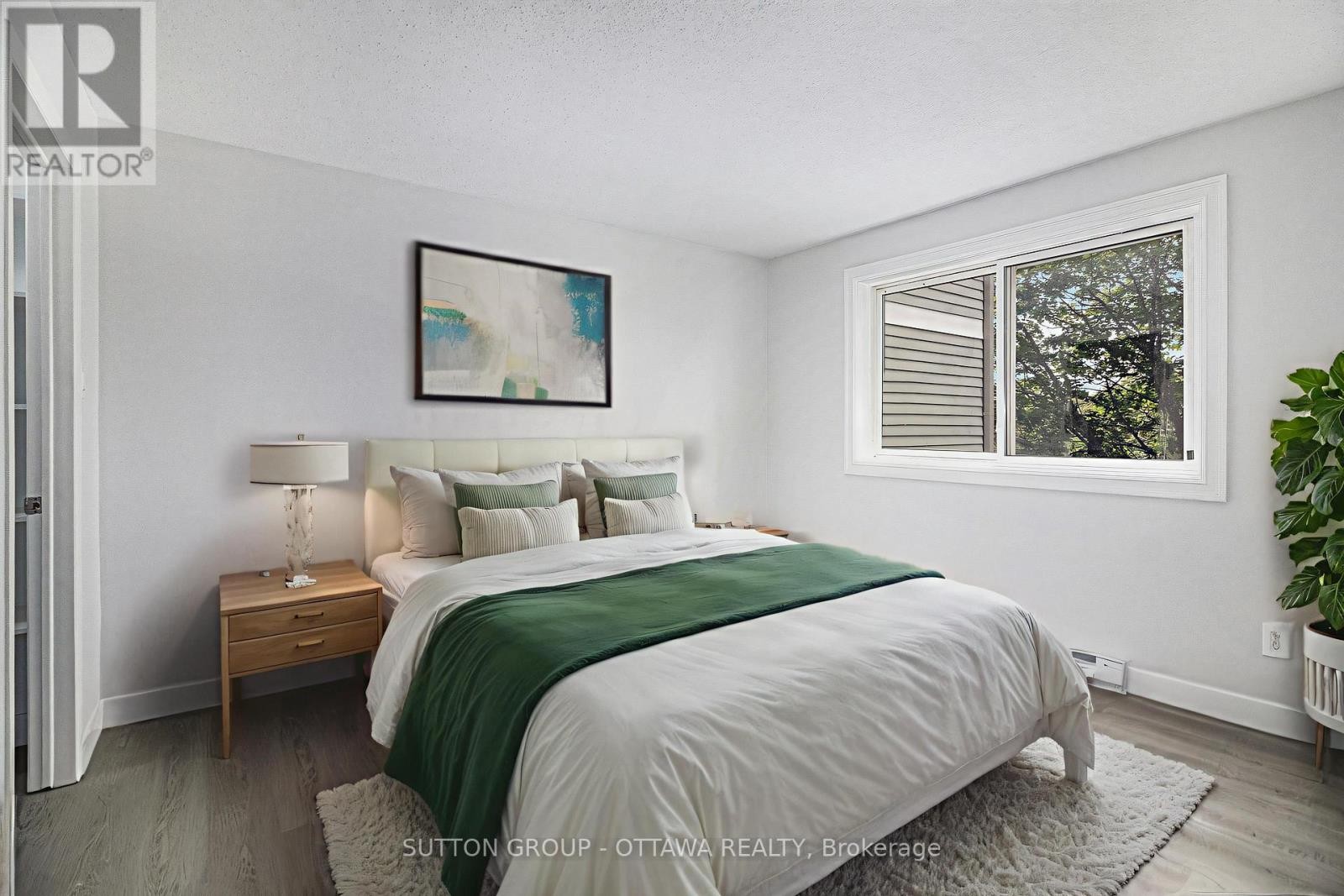 












314 - 270 BRITTANY DRIVE

,
Ottawa,




Ontario
K1K4M3

