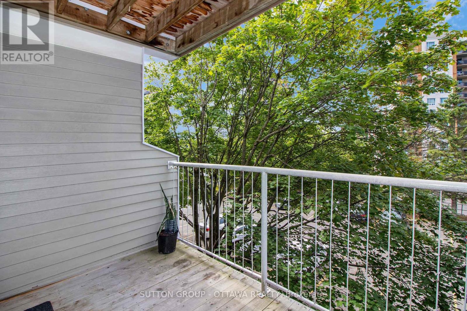 












314 - 270 BRITTANY DRIVE

,
Ottawa,




Ontario
K1K4M3

