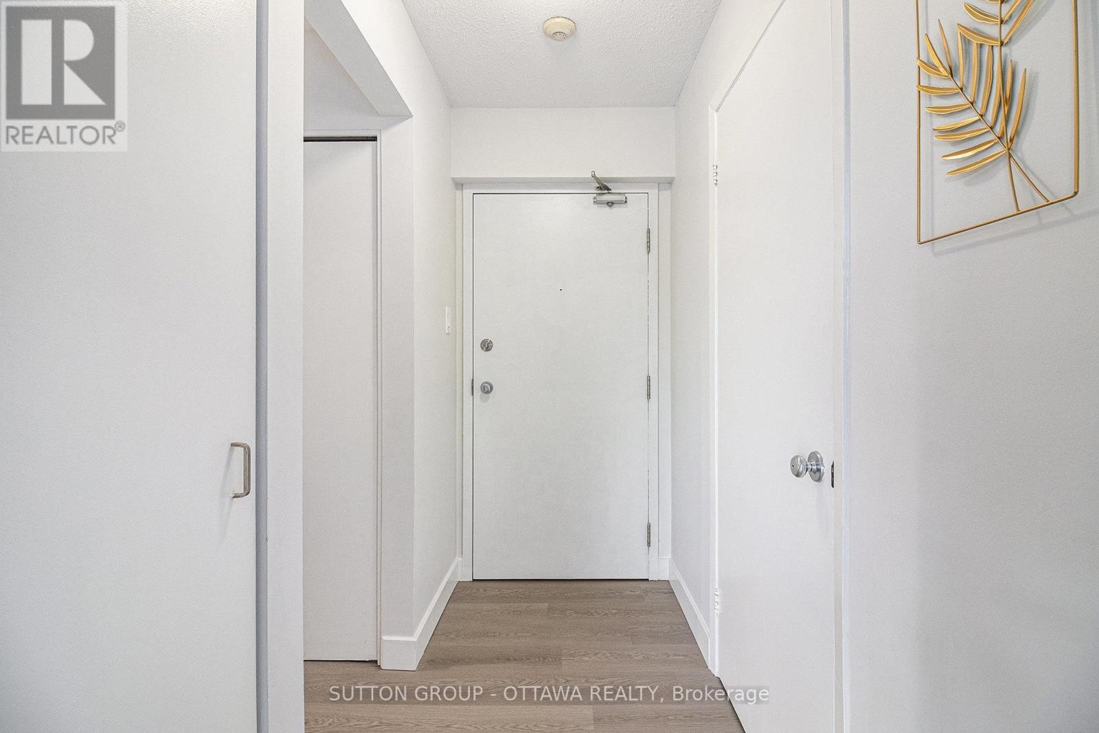 












314 - 270 BRITTANY DRIVE

,
Ottawa,




Ontario
K1K4M3

