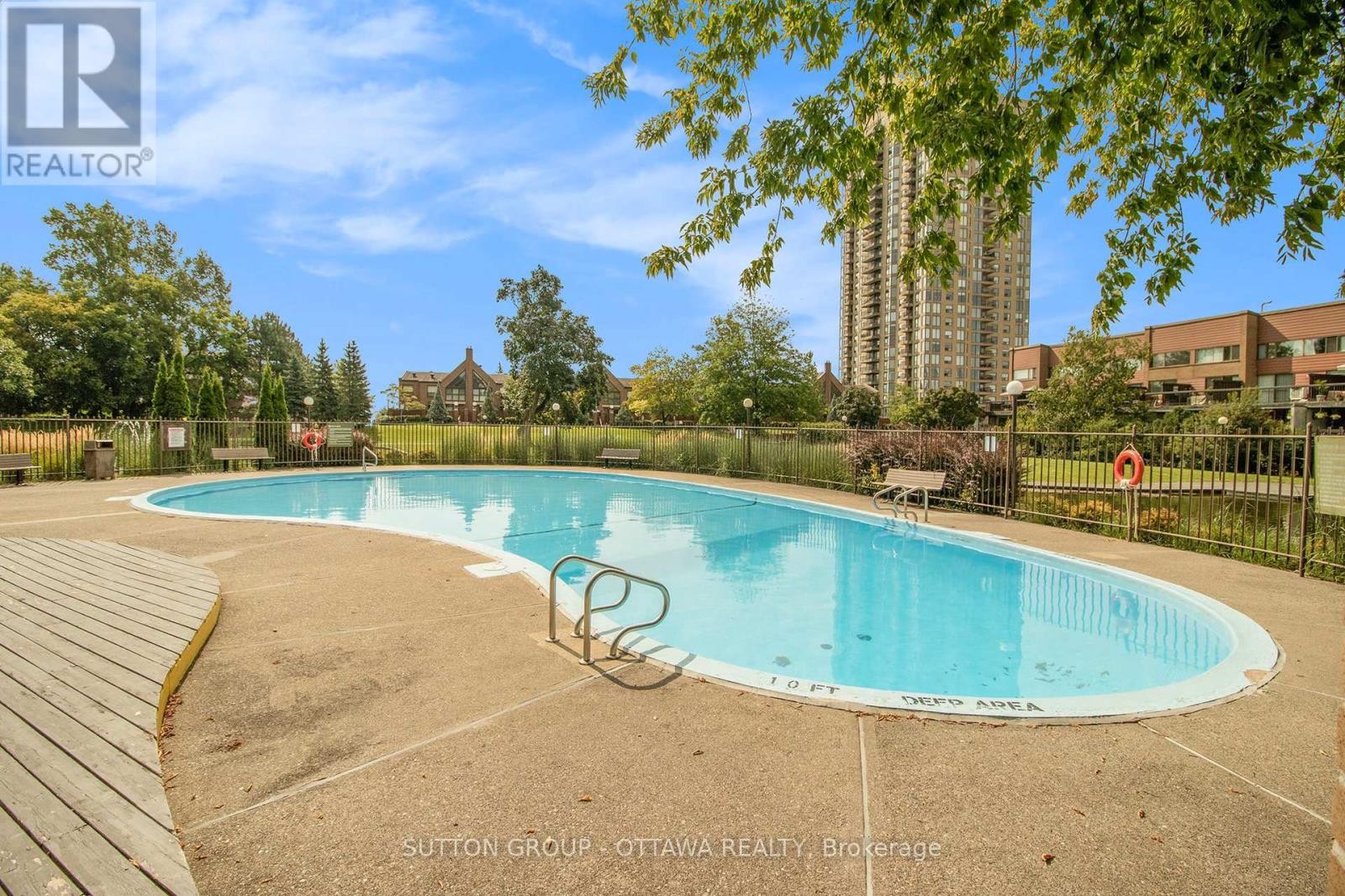 












314 - 270 BRITTANY DRIVE

,
Ottawa,




Ontario
K1K4M3

