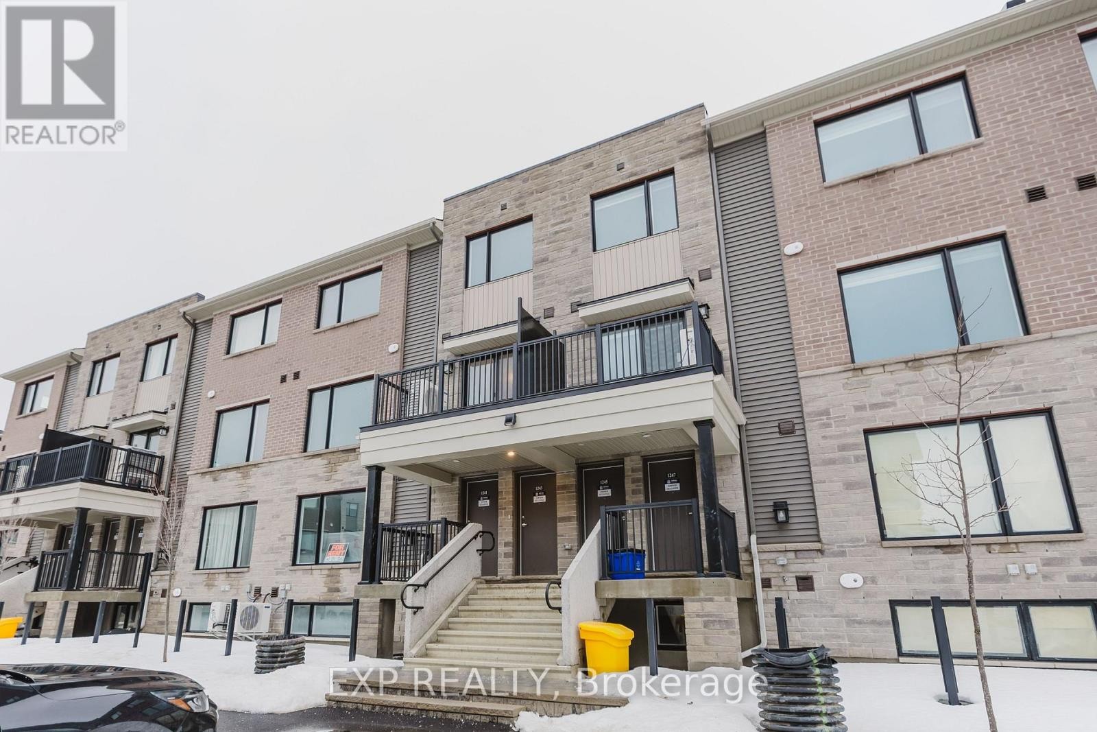 












1245 CREEKWAY PRIVATE

,
Ottawa,




Ontario
K2T0S8

