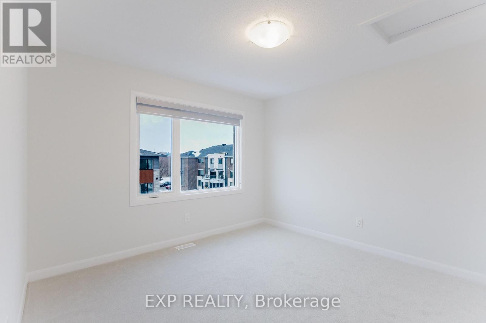 












1245 CREEKWAY PRIVATE

,
Ottawa,




Ontario
K2T0S8

