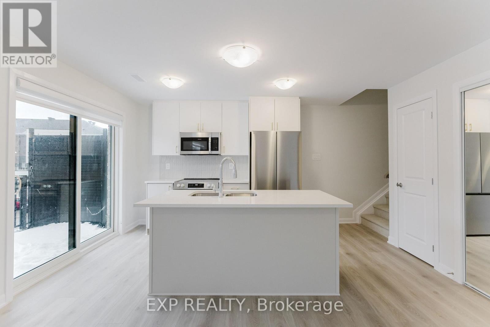 












1245 CREEKWAY PRIVATE

,
Ottawa,




Ontario
K2T0S8

