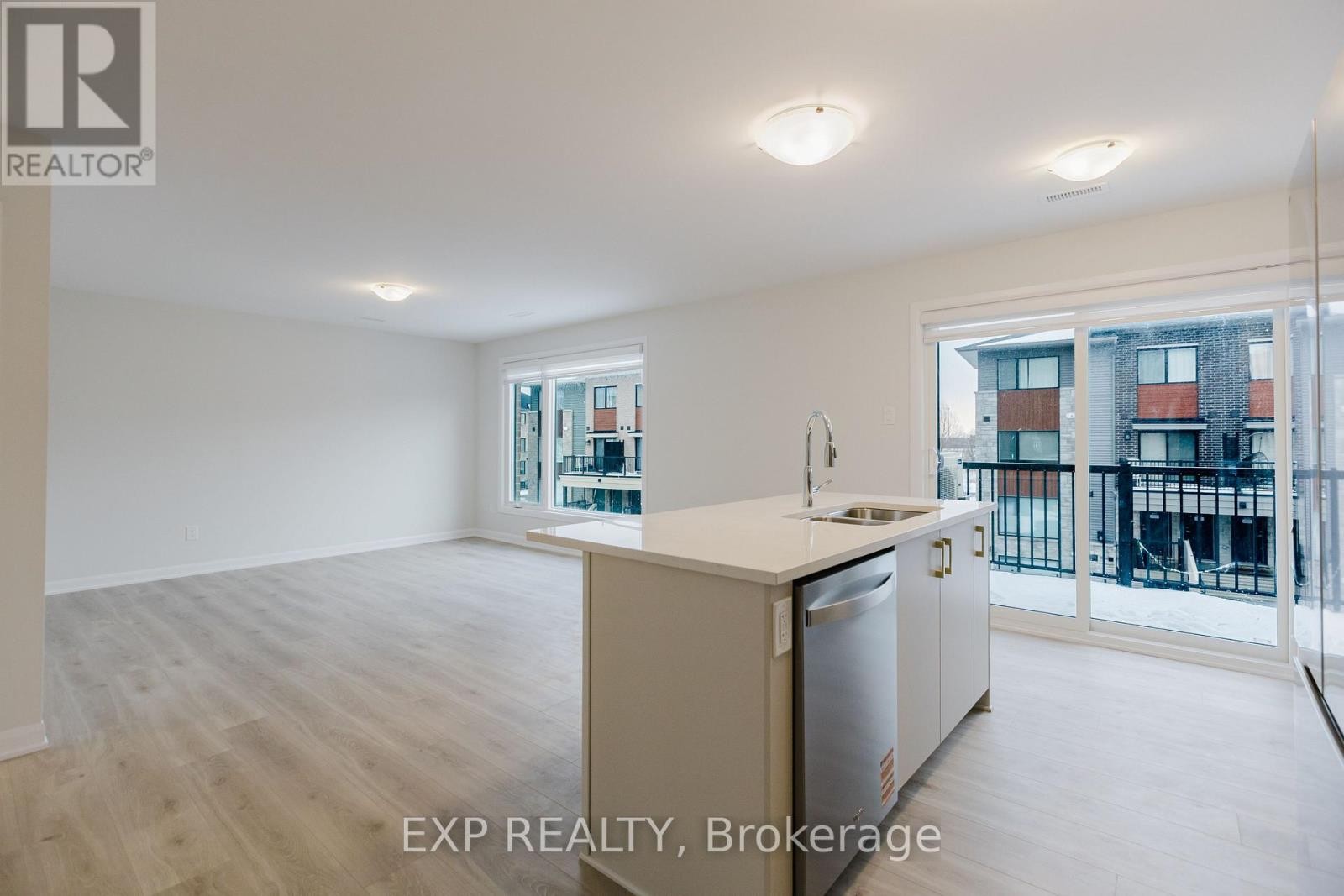 












1245 CREEKWAY PRIVATE

,
Ottawa,




Ontario
K2T0S8

