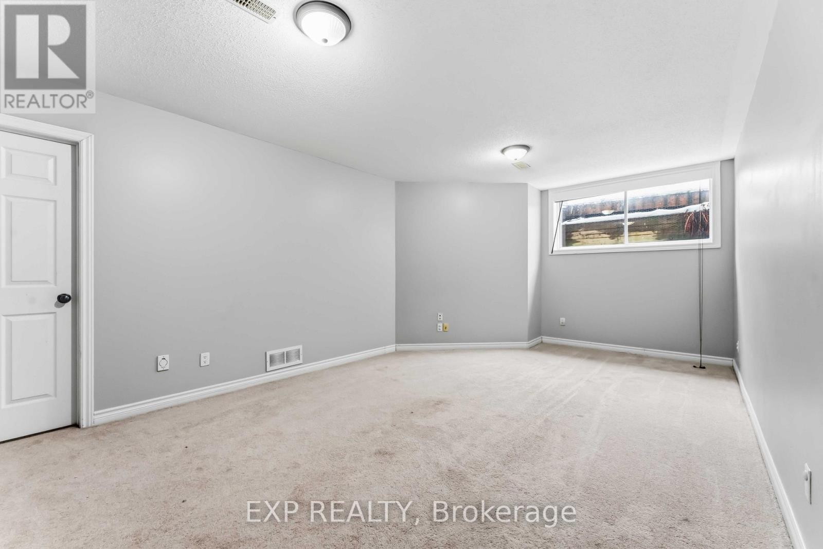 












214 MONTMORENCY WAY

,
Ottawa,




Ontario
K4A0J9

