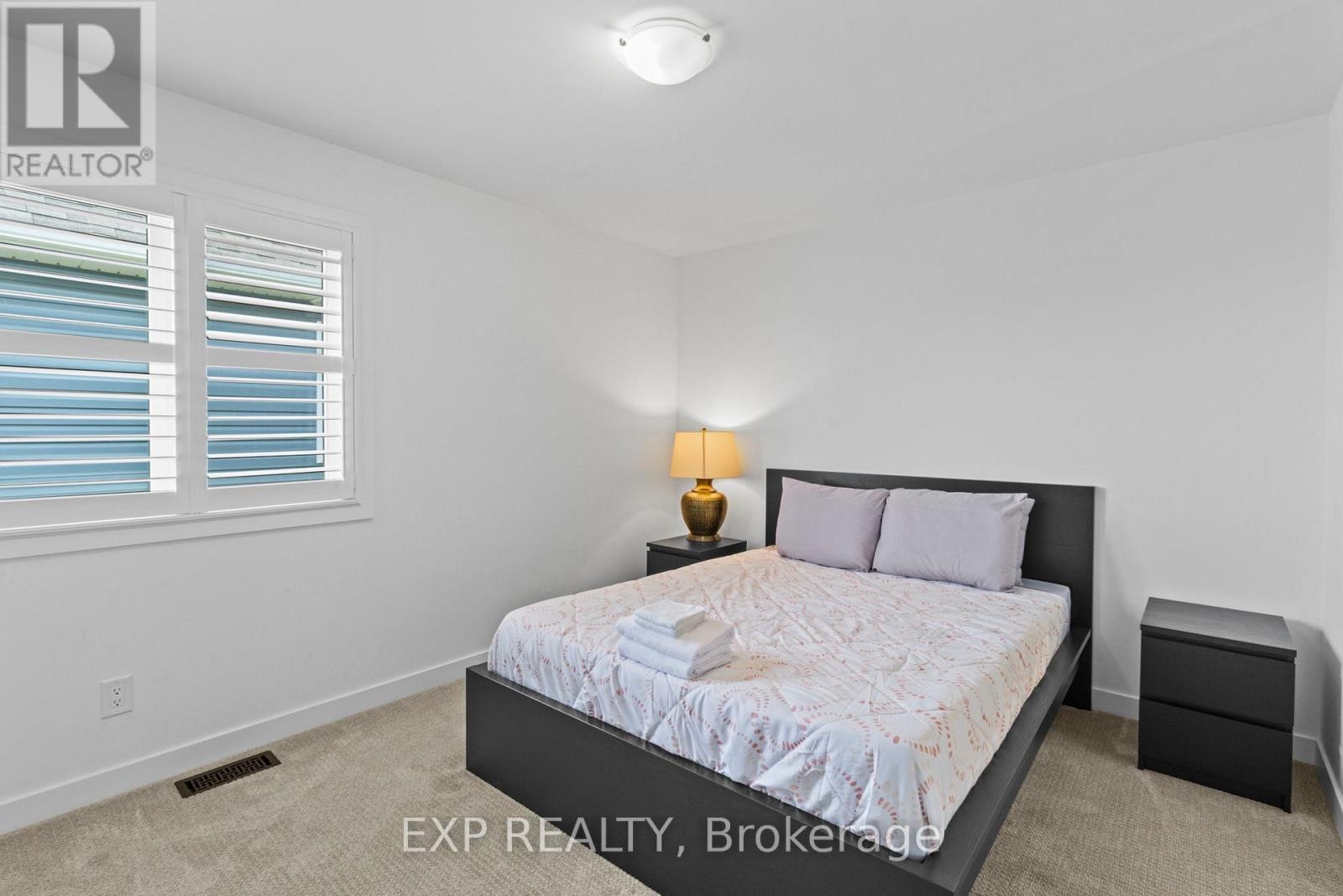 












4556 KELLY FARM DRIVE

,
Ottawa,




Ontario
K1X0G8

