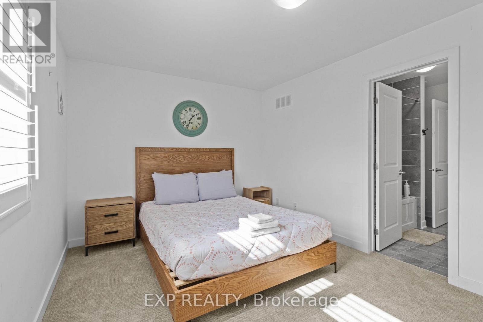 












4556 KELLY FARM DRIVE

,
Ottawa,




Ontario
K1X0G8

