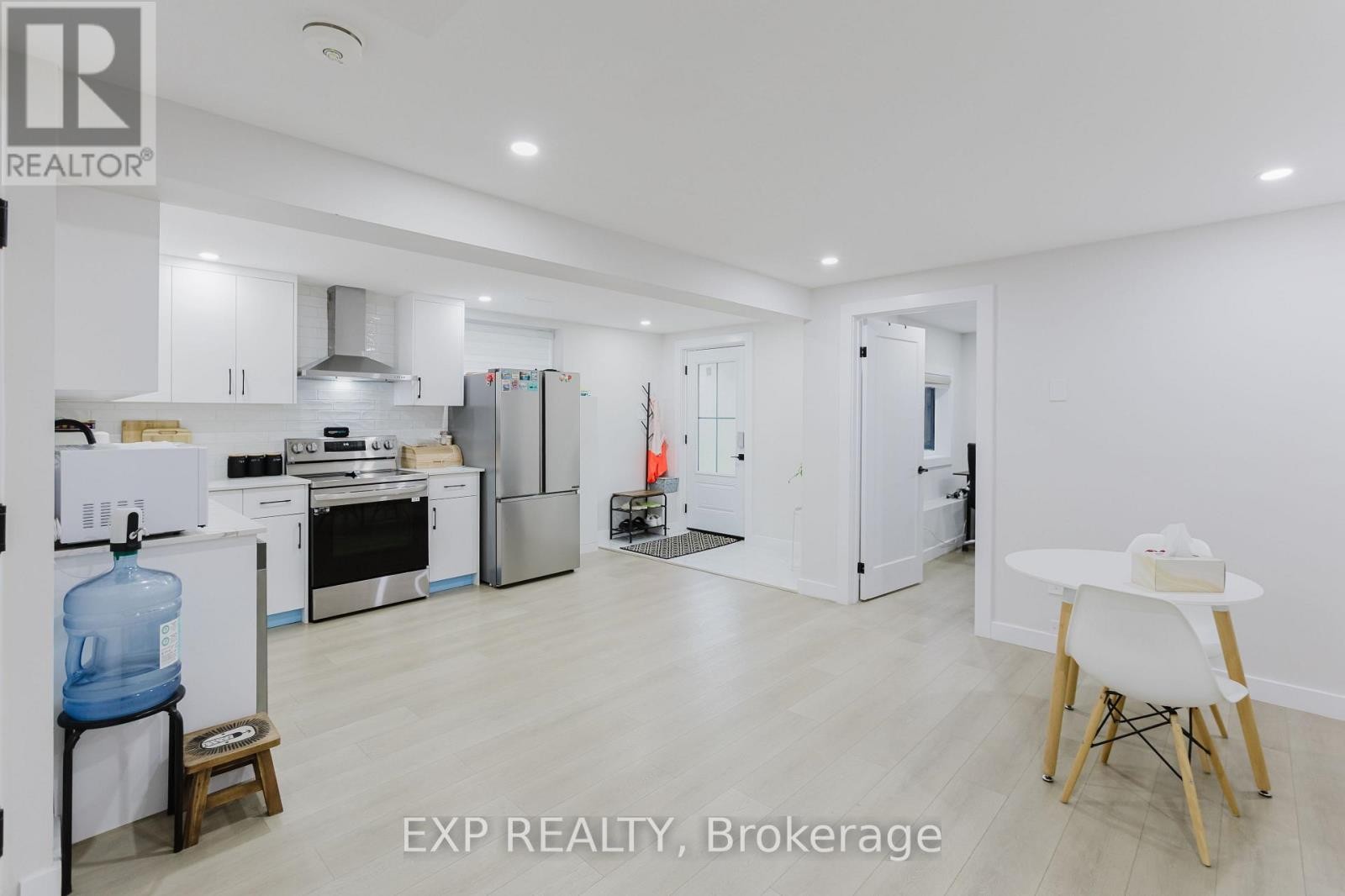 












4556 KELLY FARM DRIVE

,
Ottawa,




Ontario
K1X0G8

