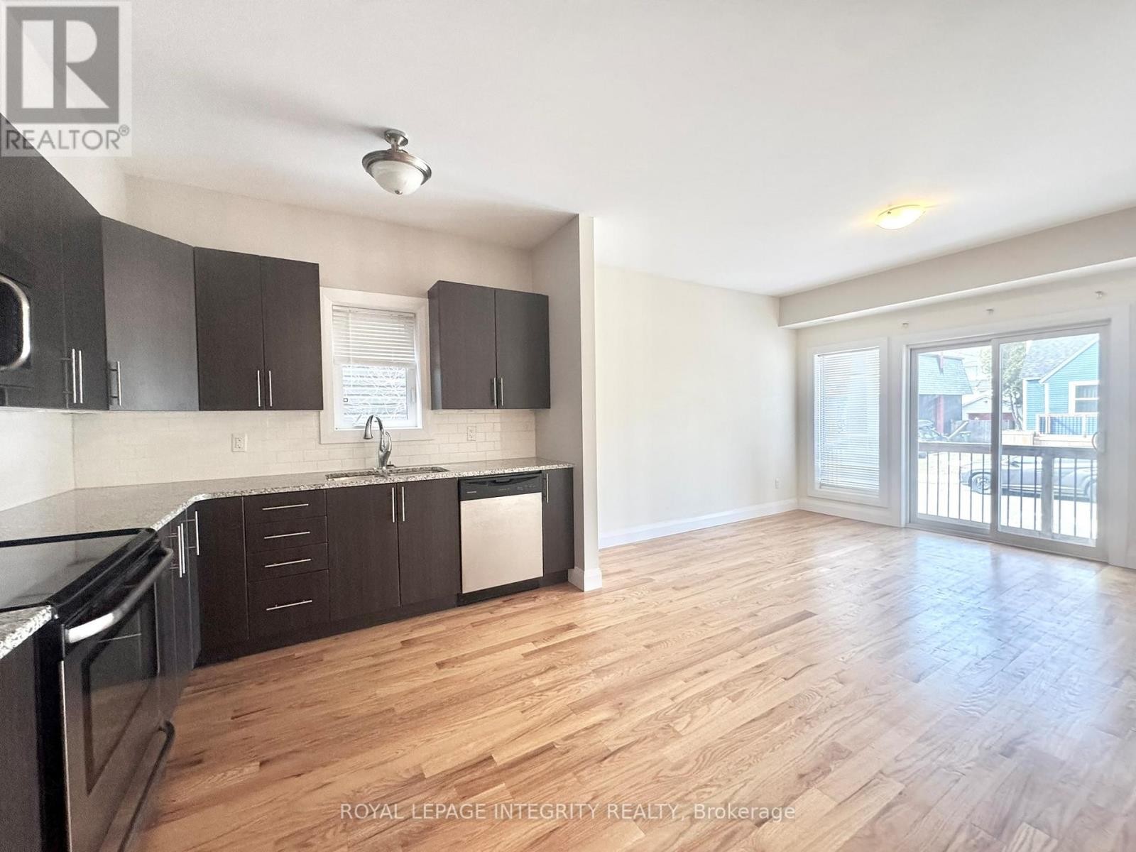 












138 KING GEORGE STREET

,
Ottawa,




Ontario
K1K1V3

