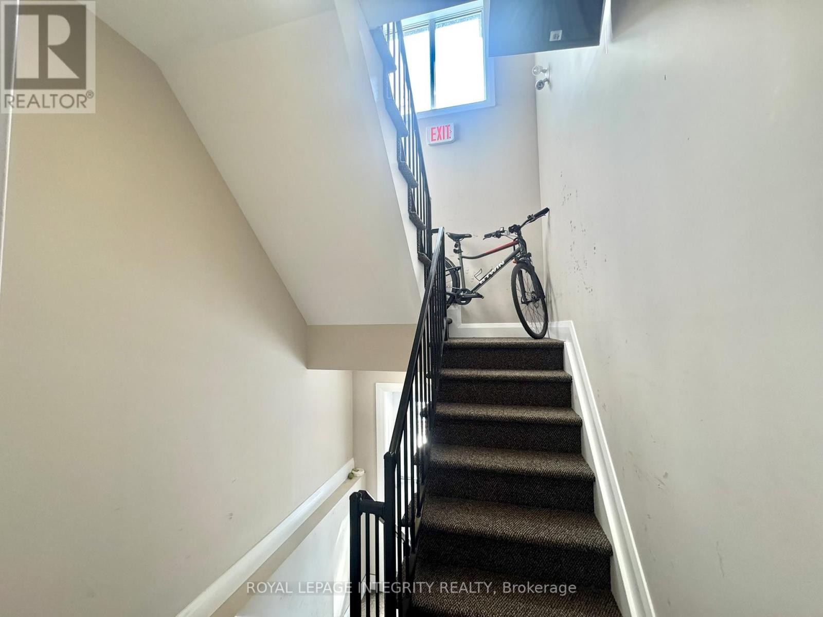 












138 KING GEORGE STREET

,
Ottawa,




Ontario
K1K1V3

