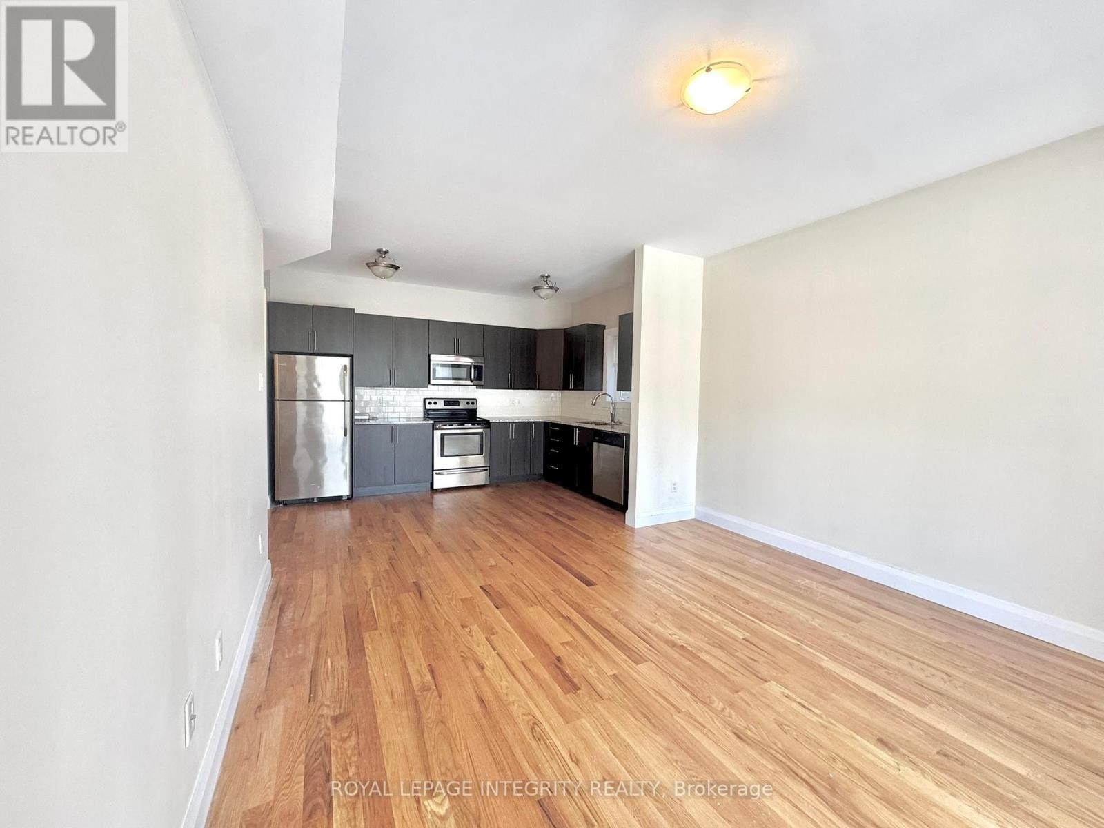 












138 KING GEORGE STREET

,
Ottawa,




Ontario
K1K1V3

