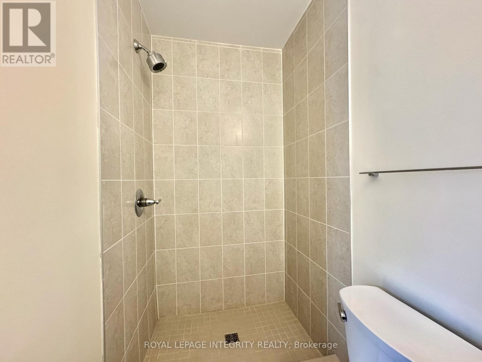 












138 KING GEORGE STREET

,
Ottawa,




Ontario
K1K1V3

