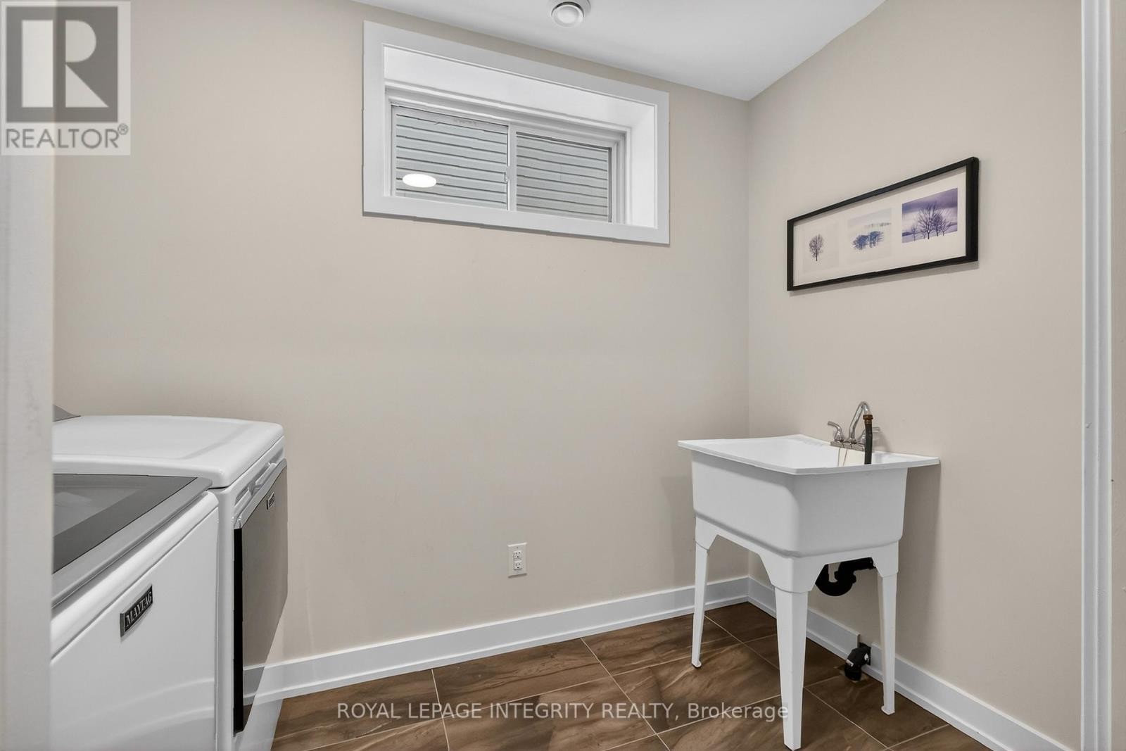 












329 DORE STREET

,
Casselman,




Ontario
K0A1M0

