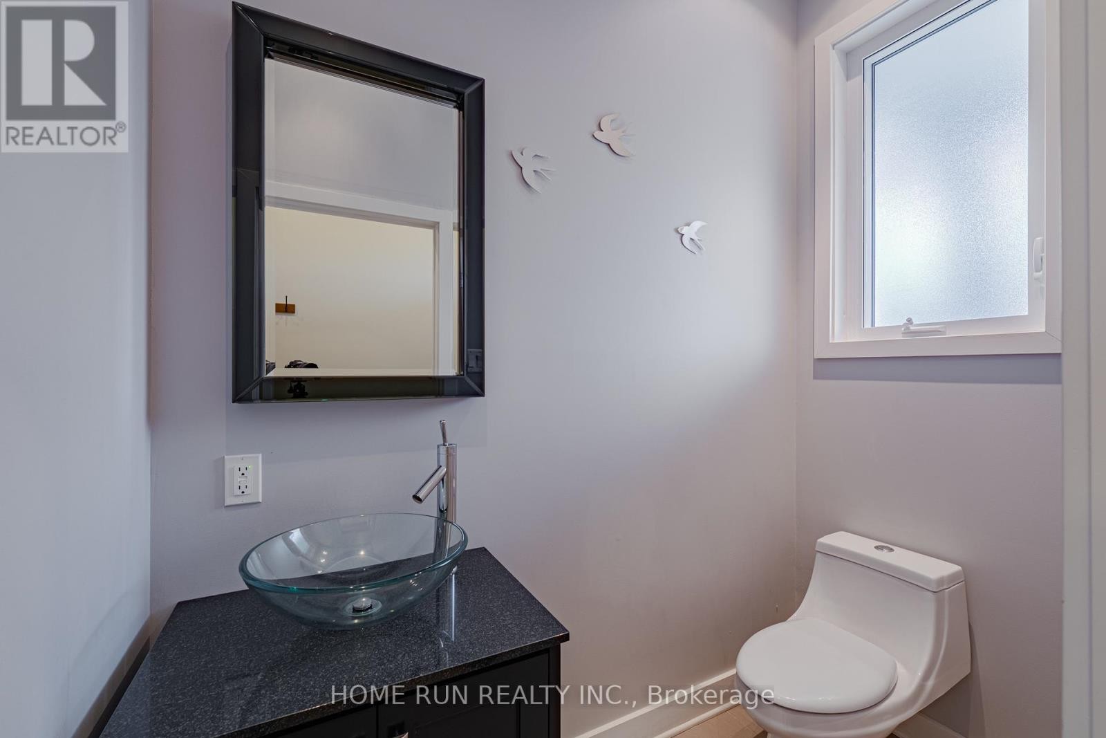 












14 CAMIL STREET

,
Ottawa,




Ontario
K1K0X1

