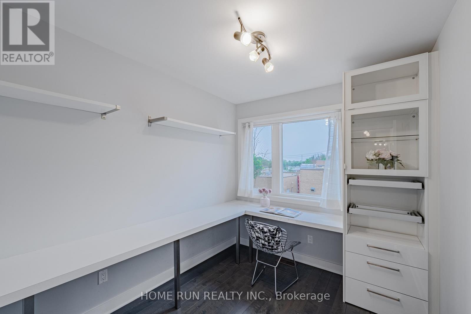 












14 CAMIL STREET

,
Ottawa,




Ontario
K1K0X1

