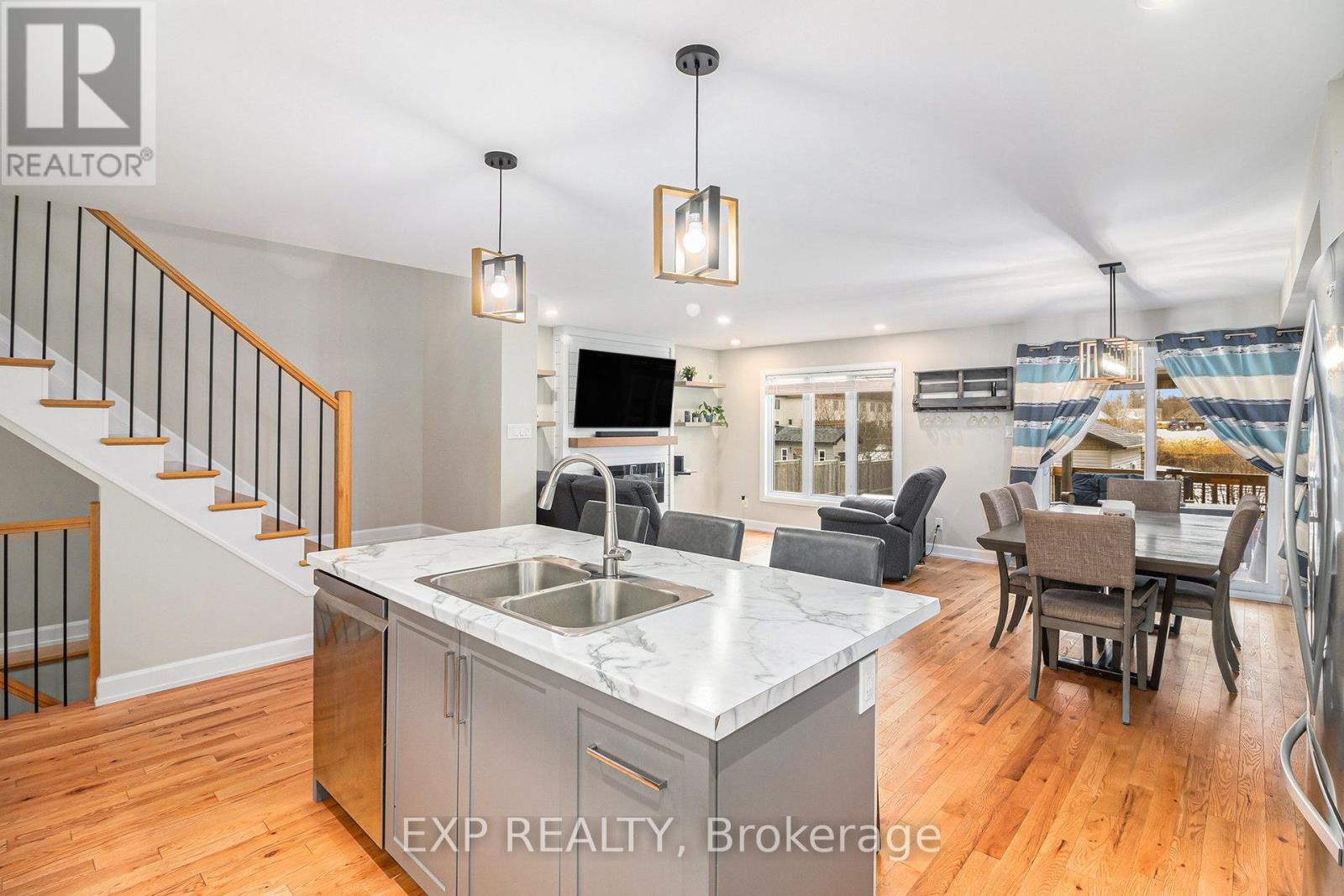 












202 BOURDEAU STREET

,
The Nation,




Ontario
K0A2M0

