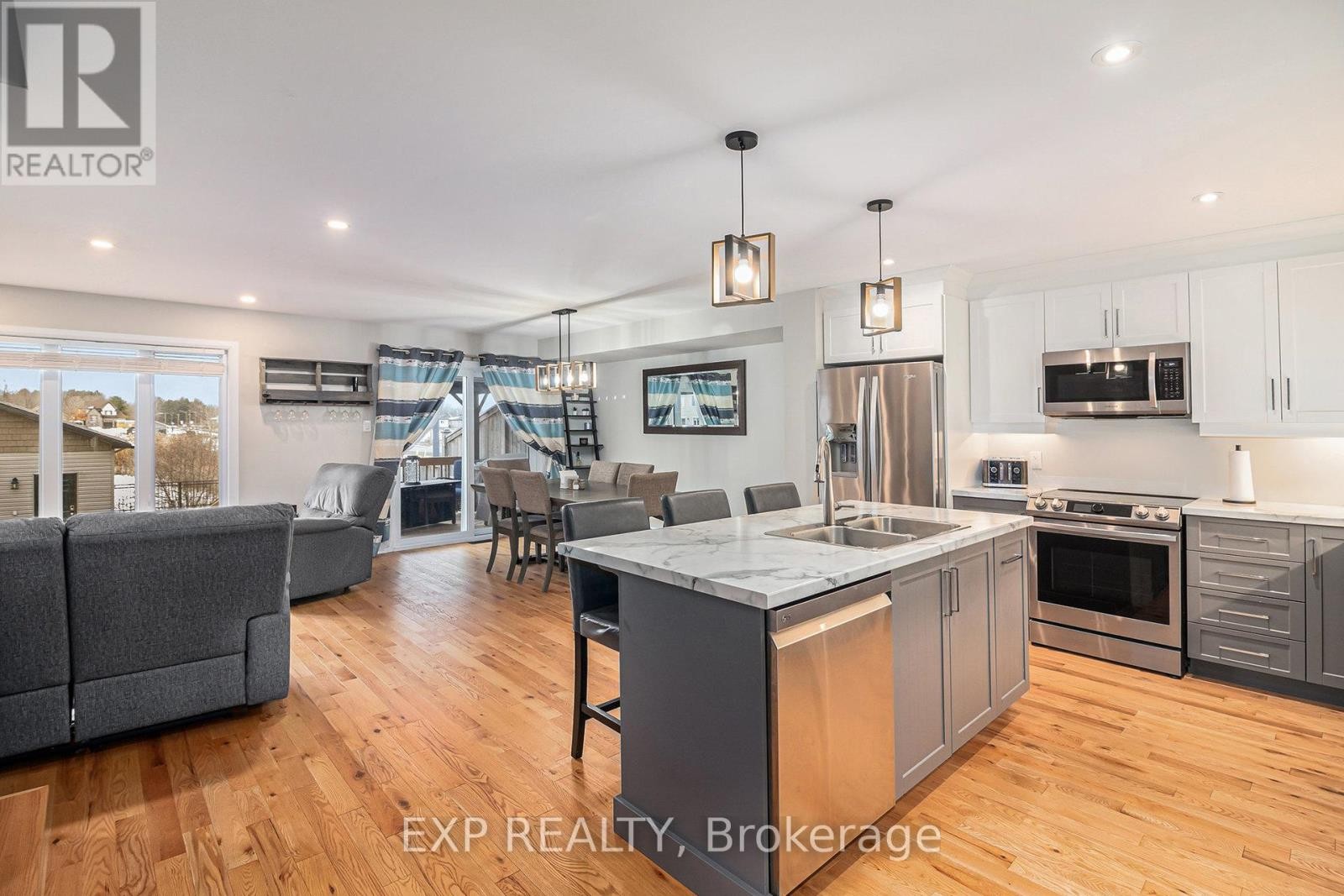 












202 BOURDEAU STREET

,
The Nation,




Ontario
K0A2M0

