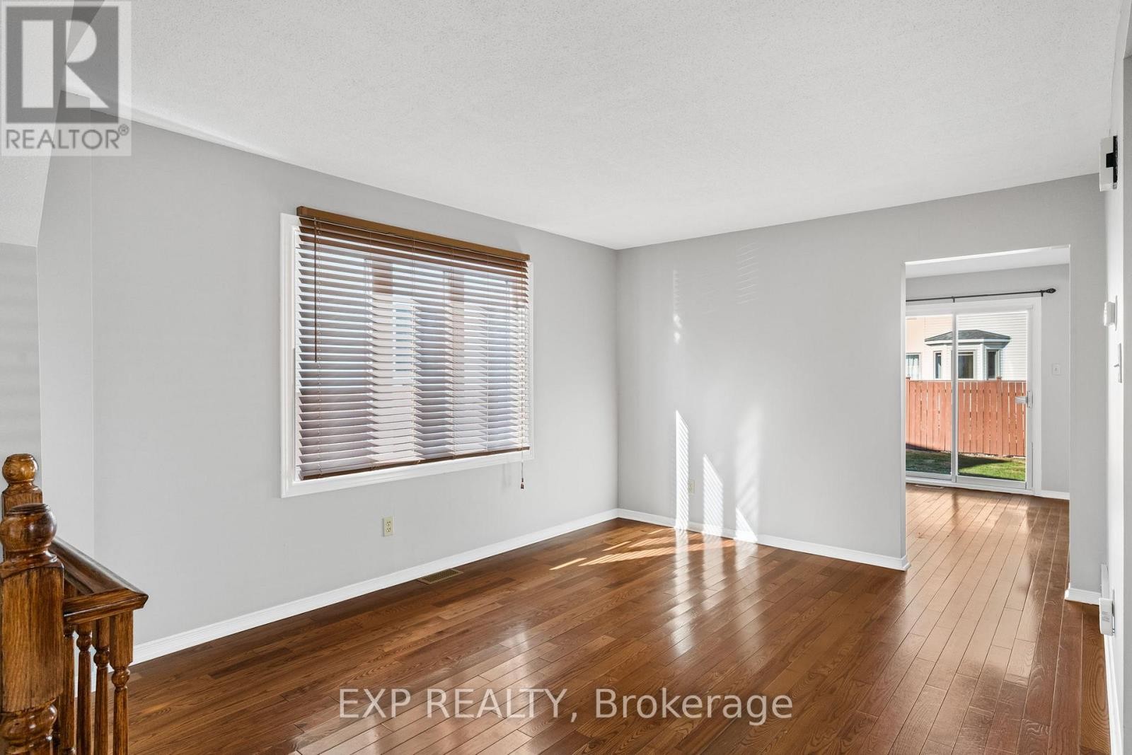 












32 PEACOCK CRESCENT

,
Ottawa,




Ontario
K2J3P6

