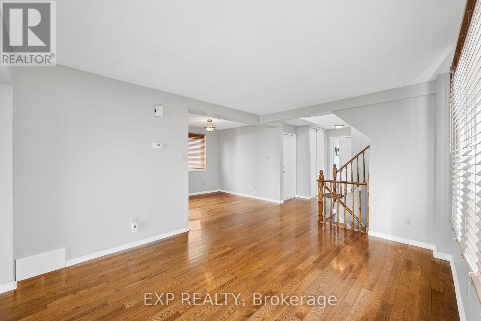 












32 PEACOCK CRESCENT

,
Ottawa,




Ontario
K2J3P6

