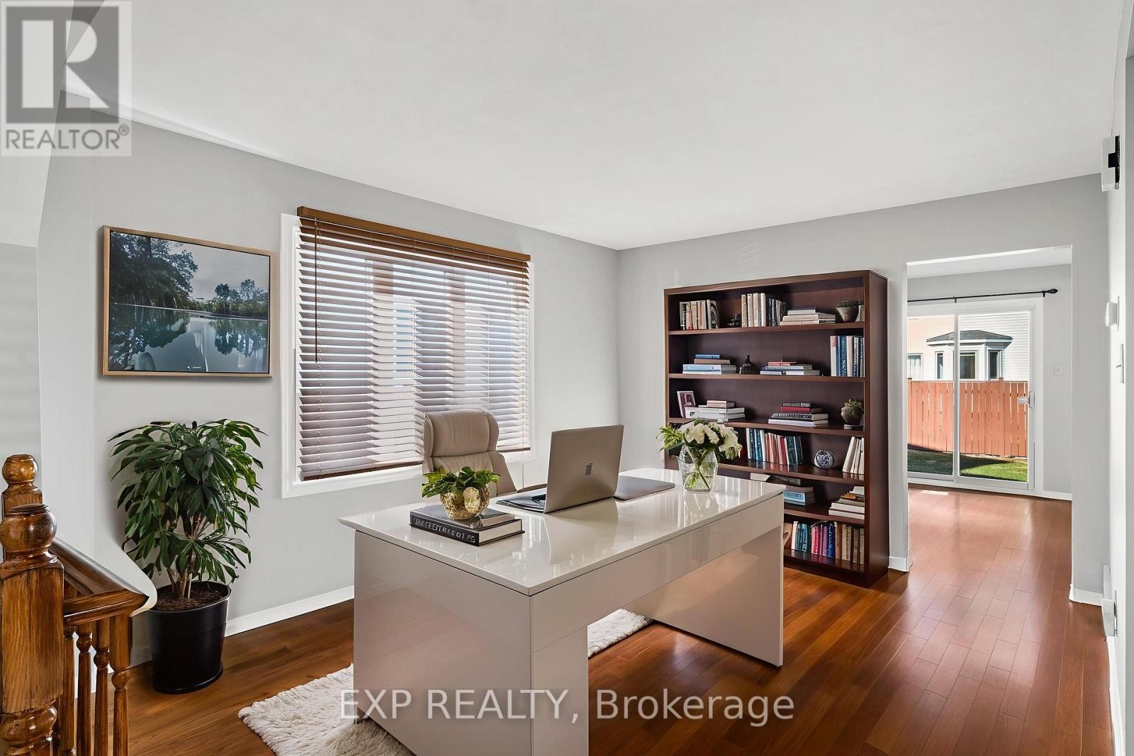 












32 PEACOCK CRESCENT

,
Ottawa,




Ontario
K2J3P6

