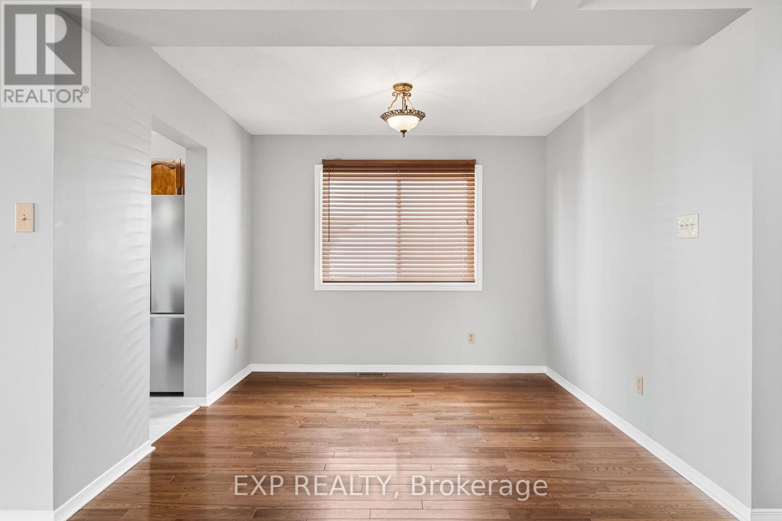 












32 PEACOCK CRESCENT

,
Ottawa,




Ontario
K2J3P6

