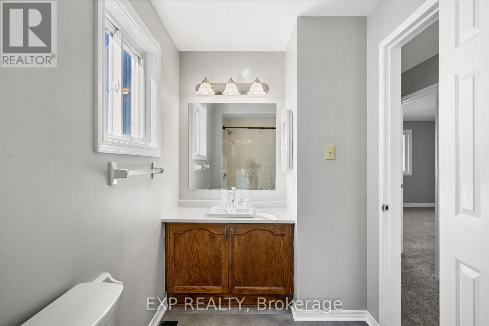 












32 PEACOCK CRESCENT

,
Ottawa,




Ontario
K2J3P6

