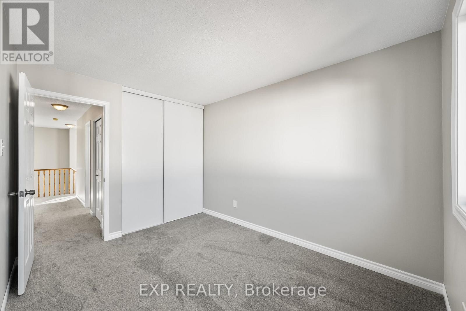 












32 PEACOCK CRESCENT

,
Ottawa,




Ontario
K2J3P6

