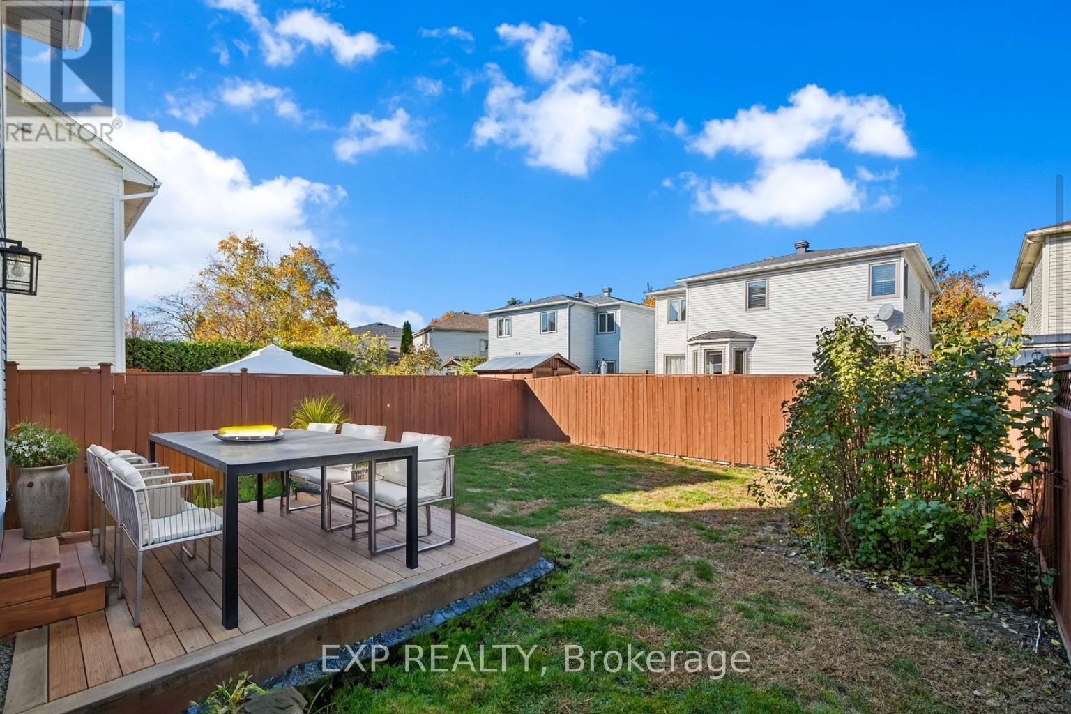 












32 PEACOCK CRESCENT

,
Ottawa,




Ontario
K2J3P6

