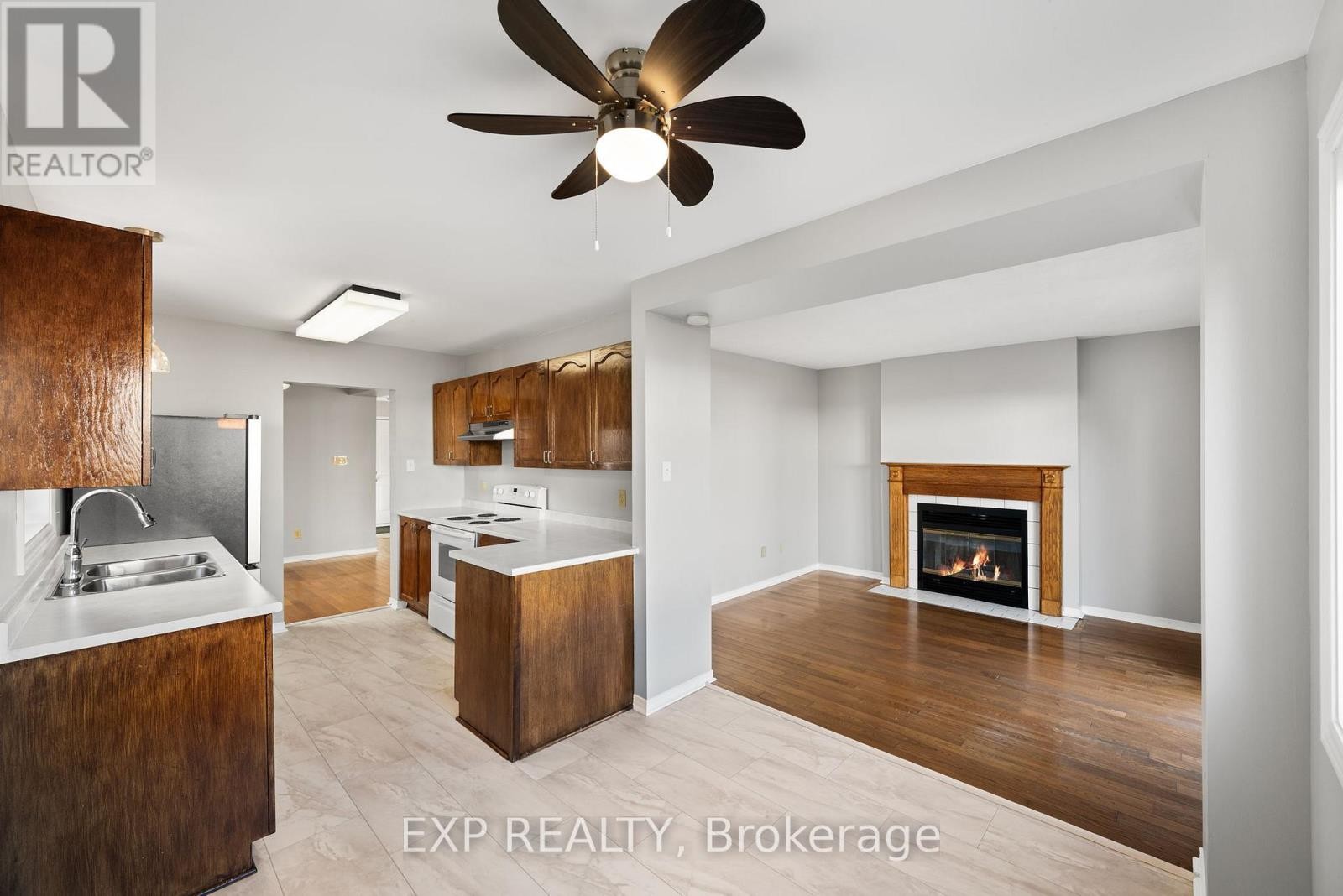 












32 PEACOCK CRESCENT

,
Ottawa,




Ontario
K2J3P6

