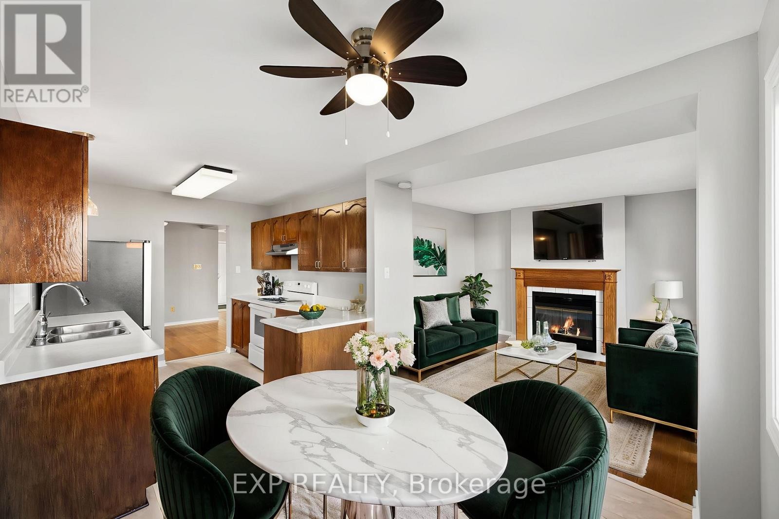 












32 PEACOCK CRESCENT

,
Ottawa,




Ontario
K2J3P6

