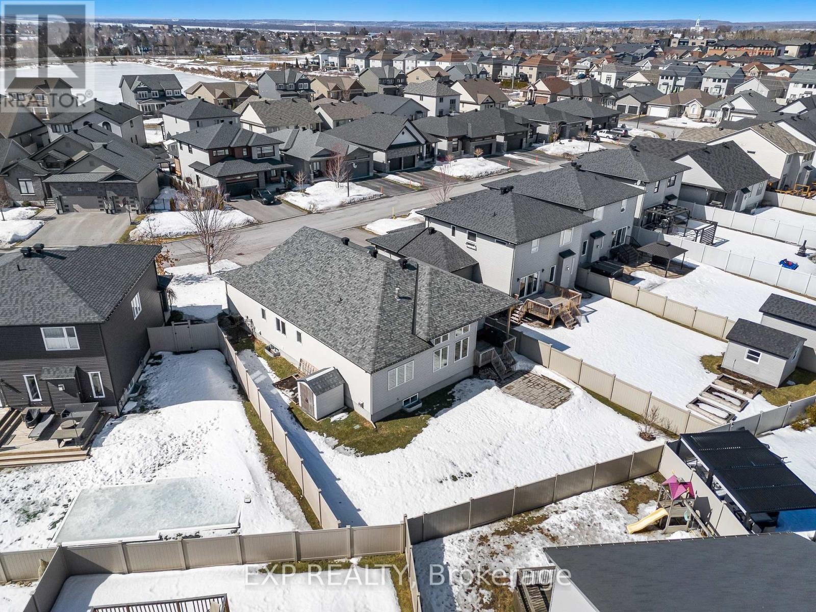 












42 GRANITE STREET

,
Clarence-Rockland,




Ontario
K4K0H8

