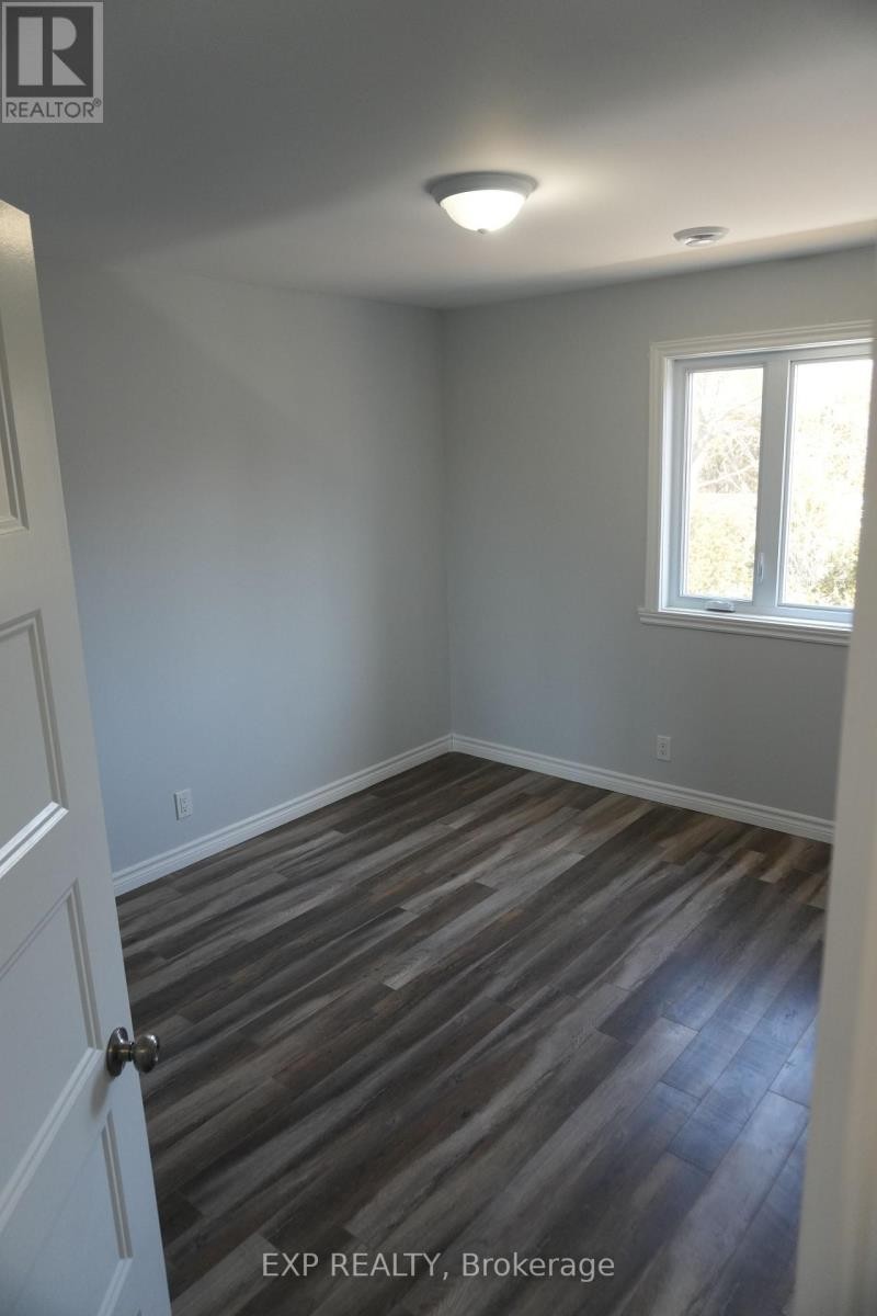 












73 & 75 KENYON STREET E

,
North Glengarry,




Ontario
K0C1A0

