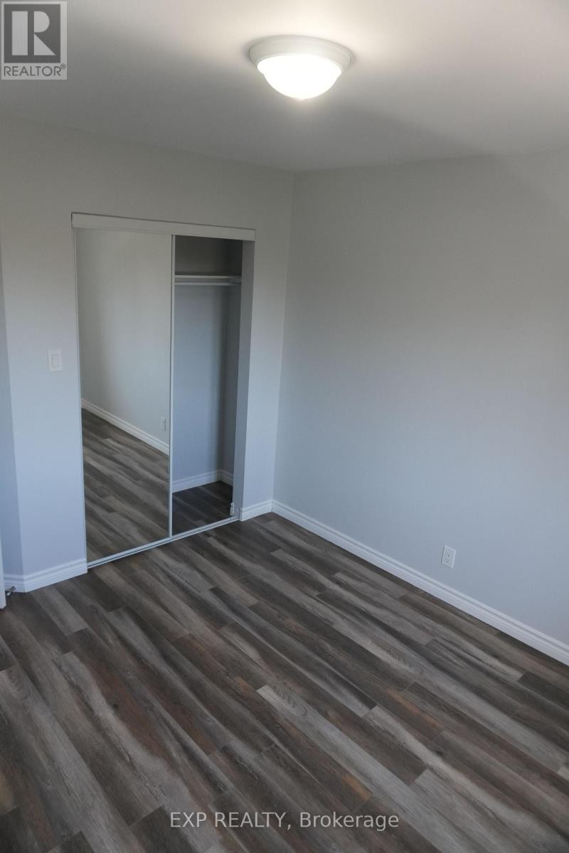 












73 & 75 KENYON STREET E

,
North Glengarry,




Ontario
K0C1A0

