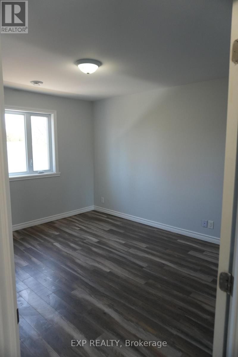 












73 & 75 KENYON STREET E

,
North Glengarry,




Ontario
K0C1A0

