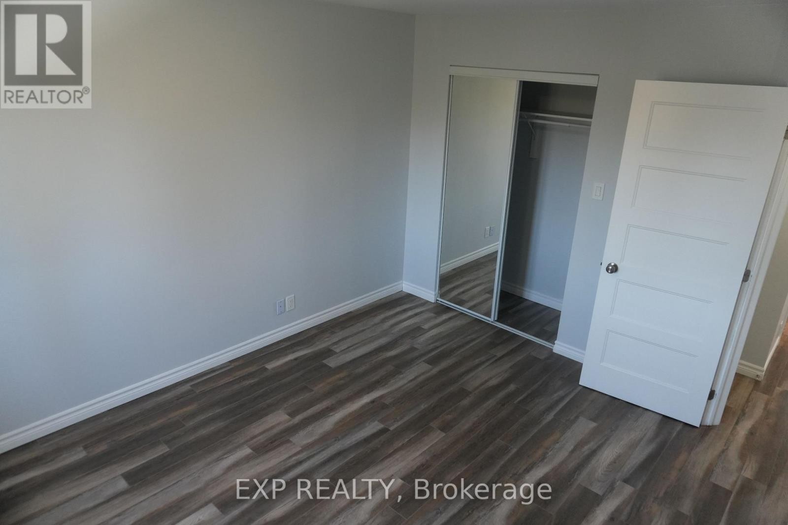 












73 & 75 KENYON STREET E

,
North Glengarry,




Ontario
K0C1A0

