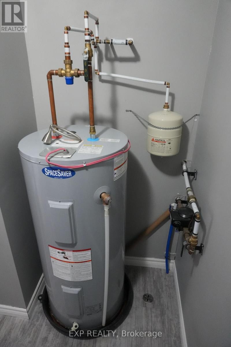 












73 & 75 KENYON STREET E

,
North Glengarry,




Ontario
K0C1A0

