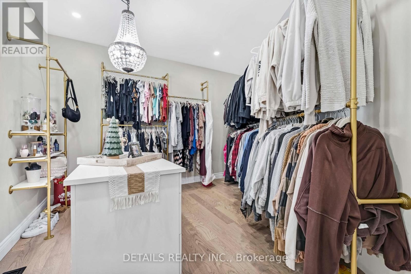 












387 CAMPBELL SIDE ROAD

,
Mississippi Mills,




Ontario
K0A3L0

