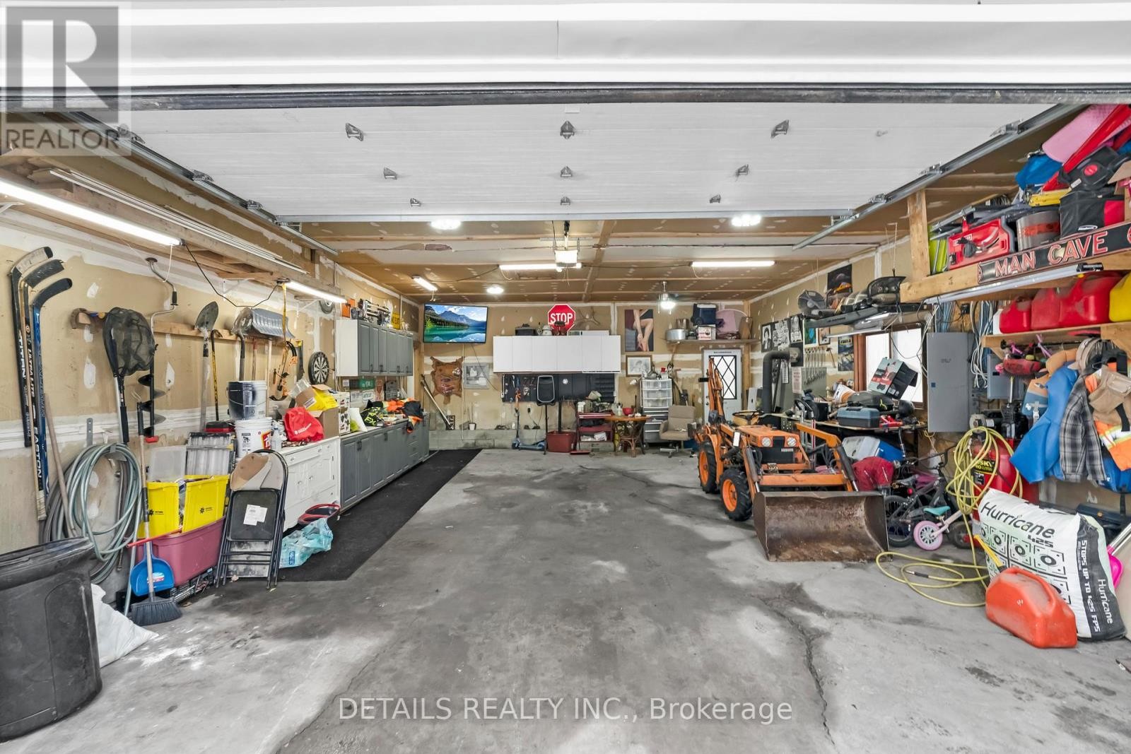 












387 CAMPBELL SIDE ROAD

,
Mississippi Mills,




Ontario
K0A3L0

