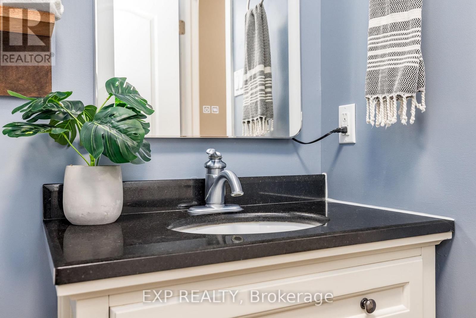 












74 MALCOLM STREET

,
Mississippi Mills,




Ontario
K0A1A0

